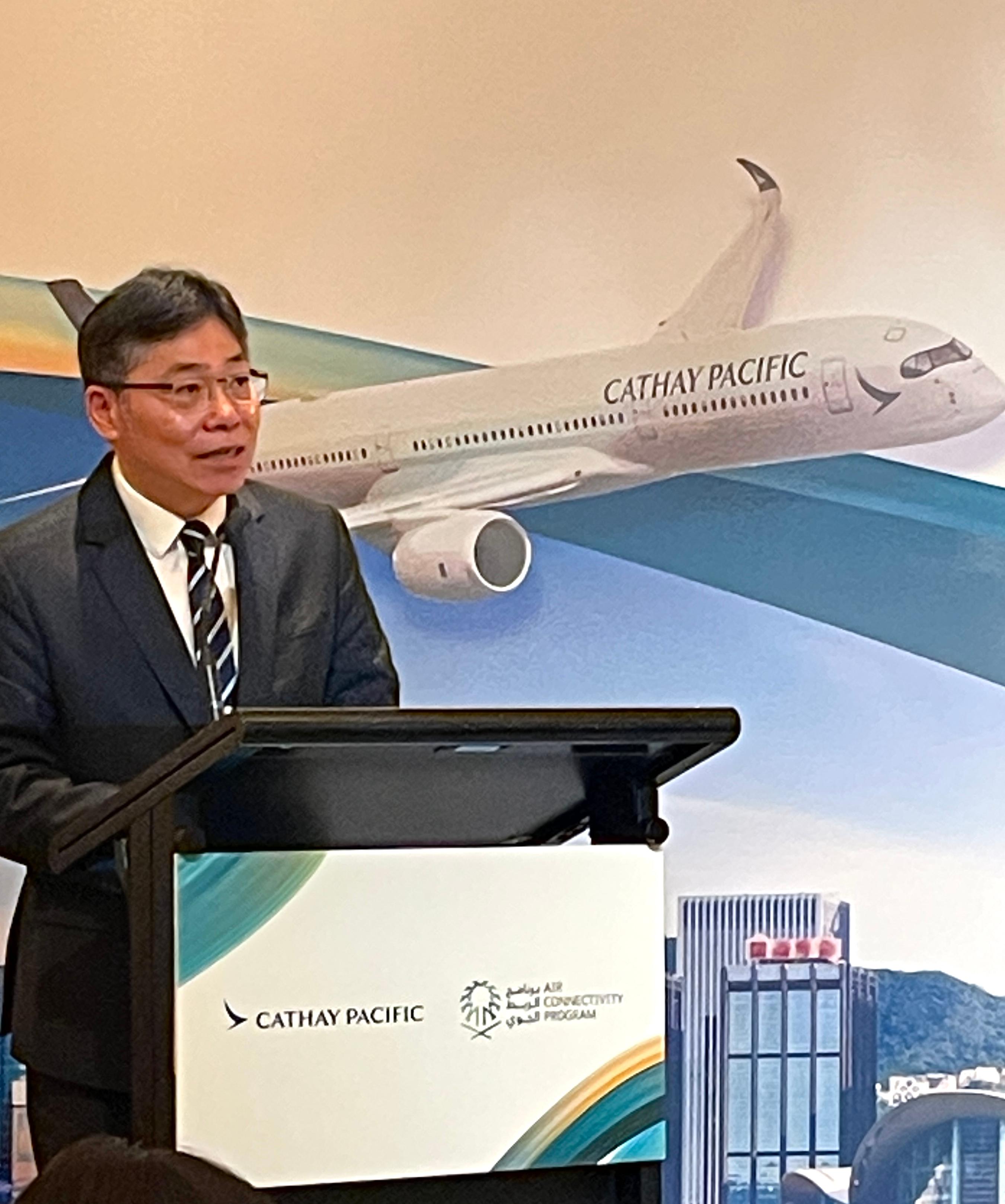 The Secretary for Transport and Logistics, Mr Lam Sai-hung, speaks at the Saudi Air Connectivity Program and Cathay Pacific Route Launch Signing Ceremony today (June 6).