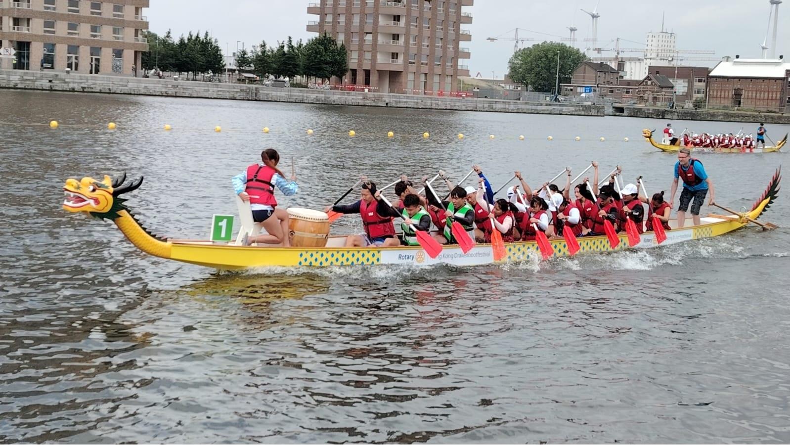 The Hong Kong Federation of Youth Groups team joined the races in Hong Kong Dragon Boat Festival in Antwerp, Belgium on June 8 (Antwerp time).