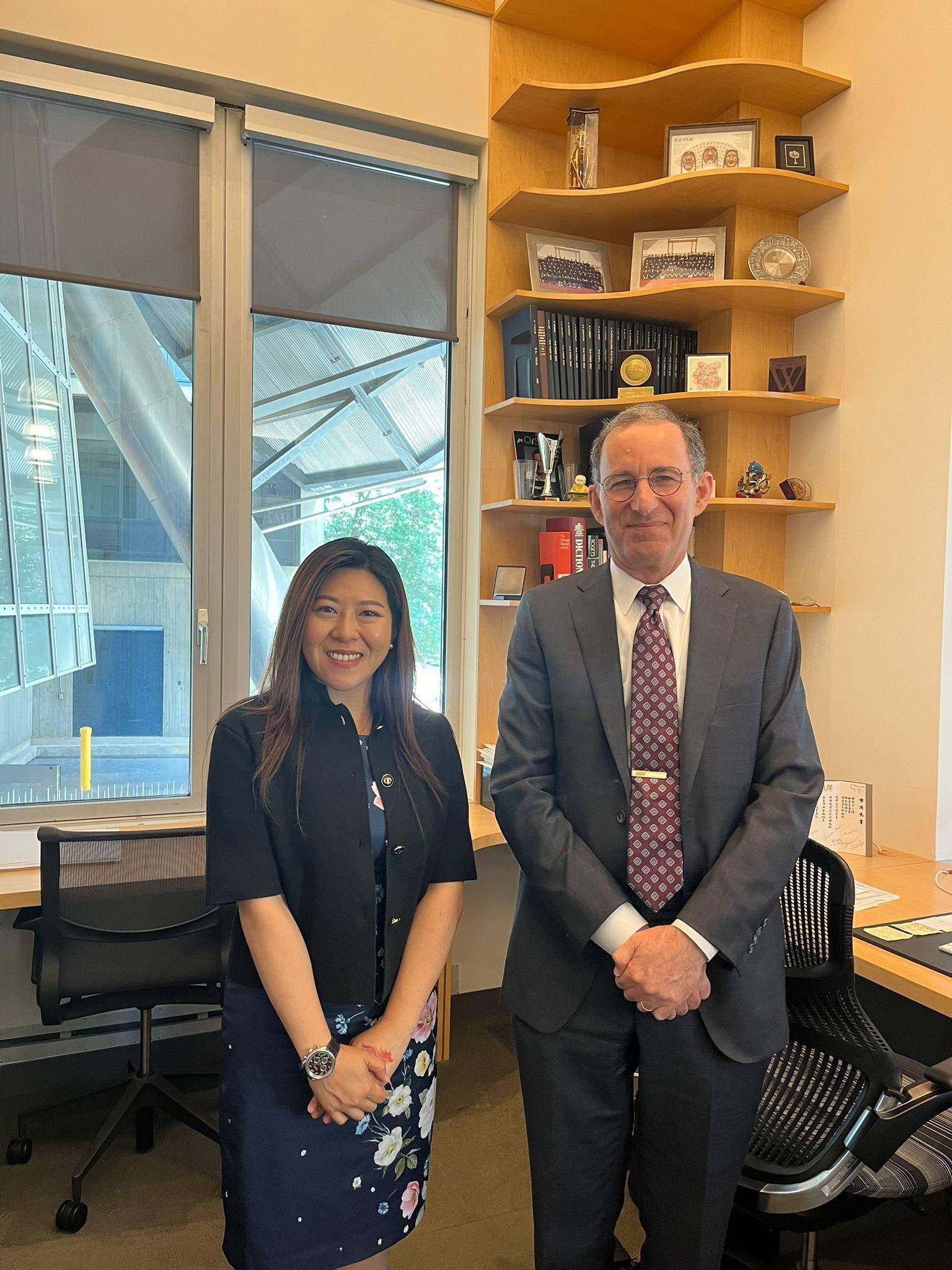 The Director of Hong Kong Economic and Trade Office, New York, Ms Maisie Ho, reinforced the bilateral ties between Hong Kong and Boston during her duty visit to Boston, Massachusetts of the United States. Photo shows Ms Ho (left) with Deputy Vice Provost of Massachusetts Institute of Technology Dr Bruce Tidor (right) during a meeting on June 10 (Boston time).