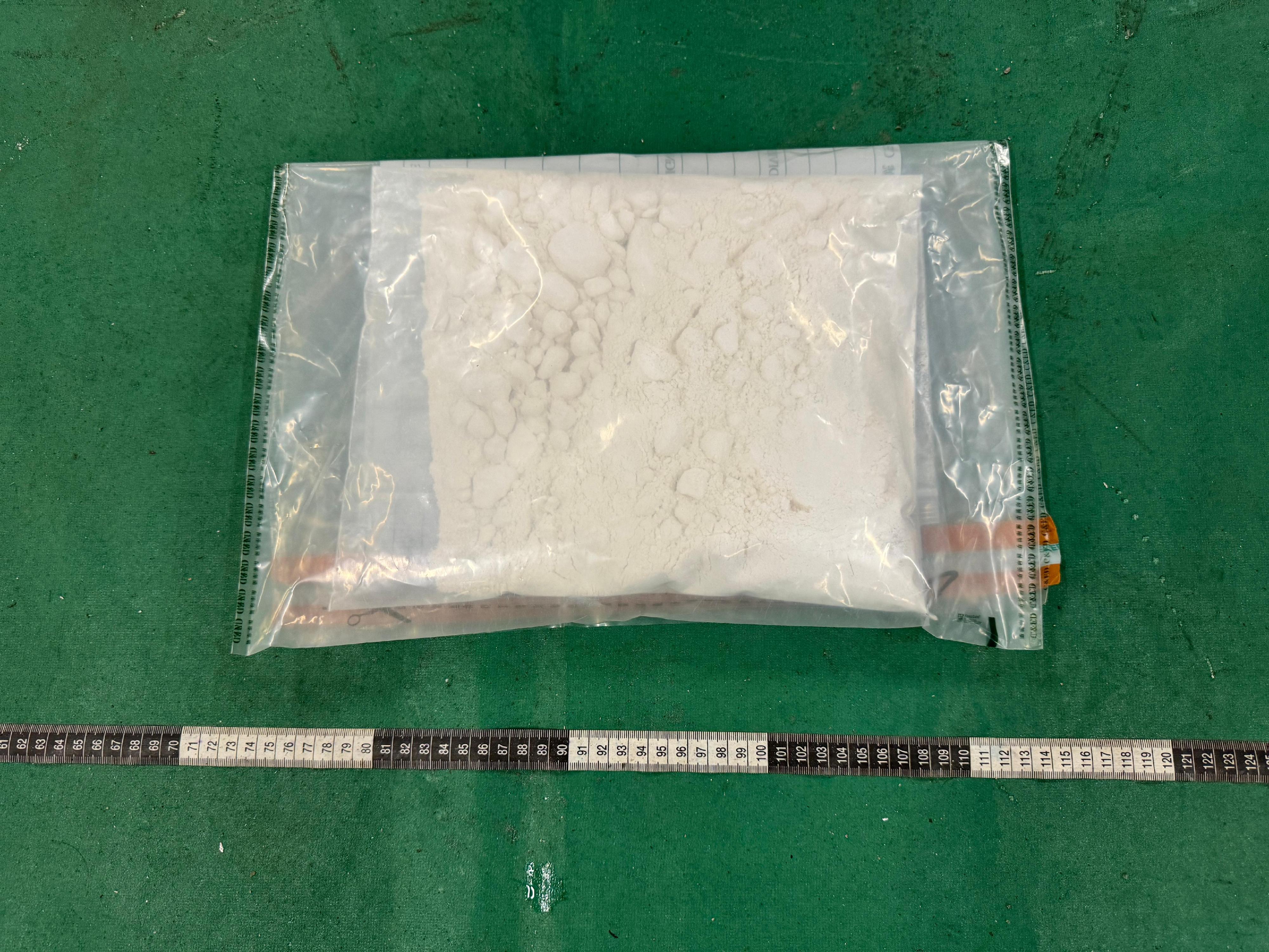 Hong Kong Customs on June 9 detected a passenger drug trafficking case at Hong Kong International Airport and seized about 1.3 kilograms of suspected cocaine with an estimated market value of about $1.2 million. Photo shows the suspected cocaine seized.