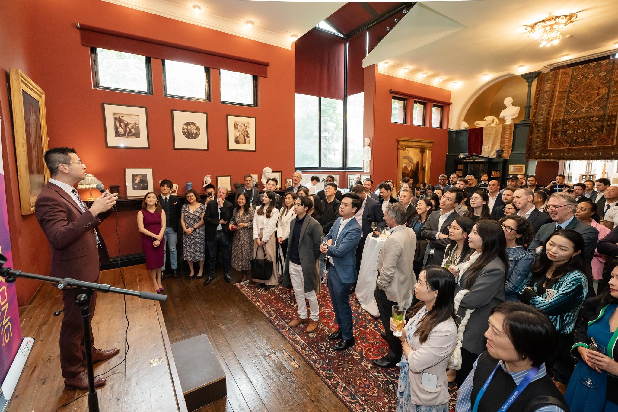 The Hong Kong Economic and Trade Office, London (London ETO) co-organised a drinks reception with Invest Hong Kong at Leighton House in London, the United Kingdom on June 12 (London time), for participants of the London Tech Week to promote the business opportunities in Hong Kong. Photo shows the Director-General of London ETO, Mr Gilford Law, delivering the welcome speech at the reception.