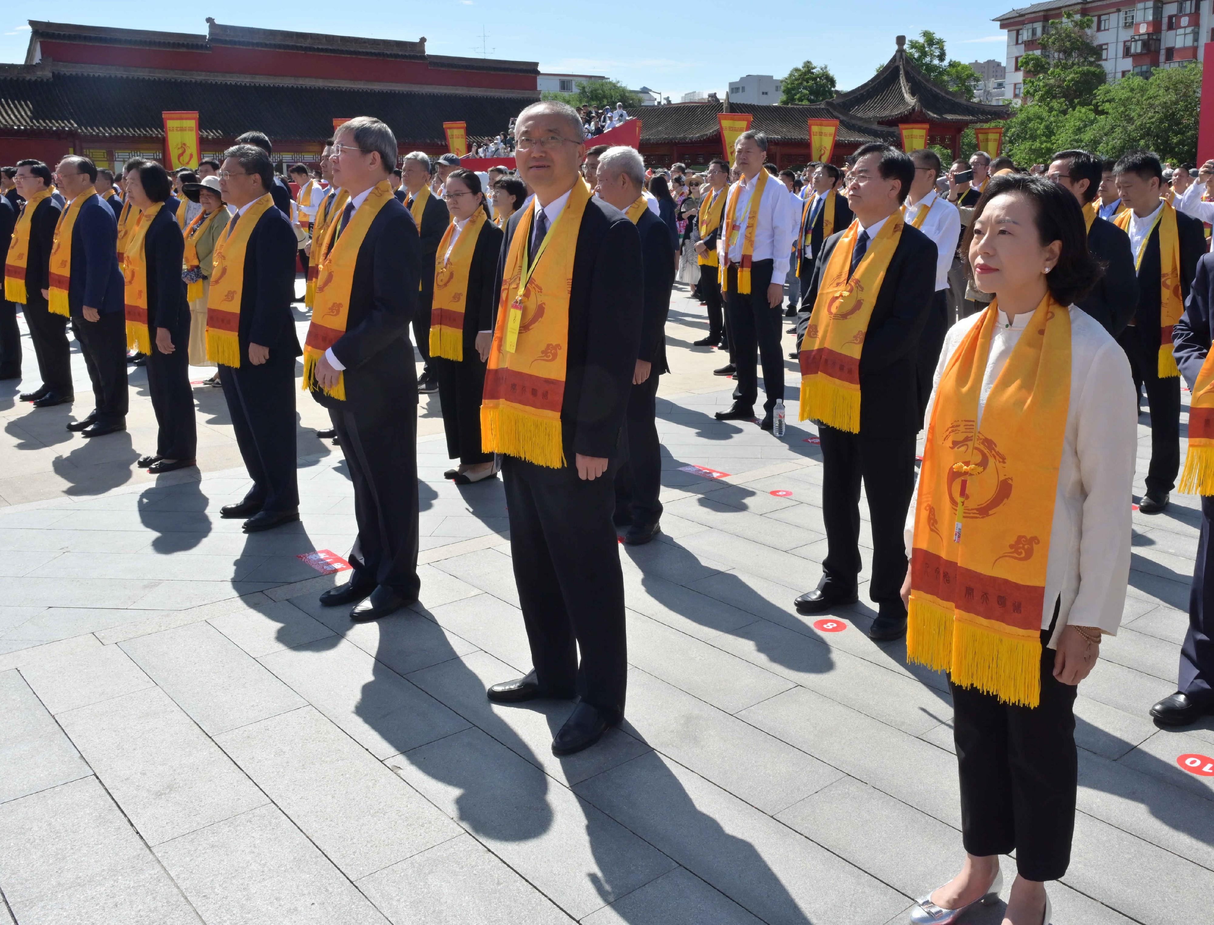 The Secretary for Home and Youth Affairs, Miss Alice Mak, today (June 21) attended the Public Fuxi Commemoration Ceremony 2024 in Tianshui City in Gansu Province on behalf of the Hong Kong Special Administrative Region Government. Photo shows Miss Mak (front row, first right) at the Ceremony.