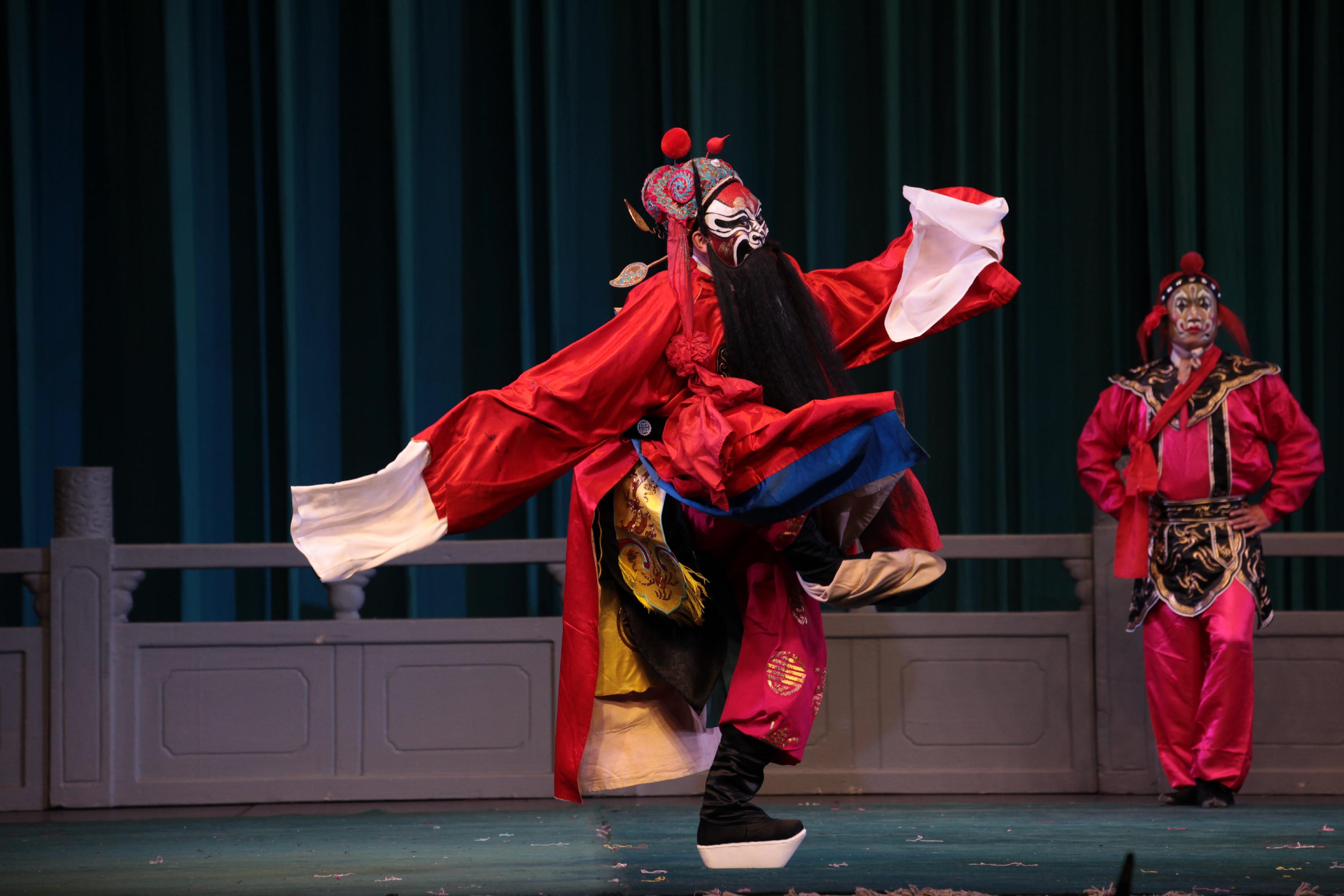 首届中华文化节七月上演三场北方昆曲经典。图示《天下乐‧钟馗嫁妹》剧照。