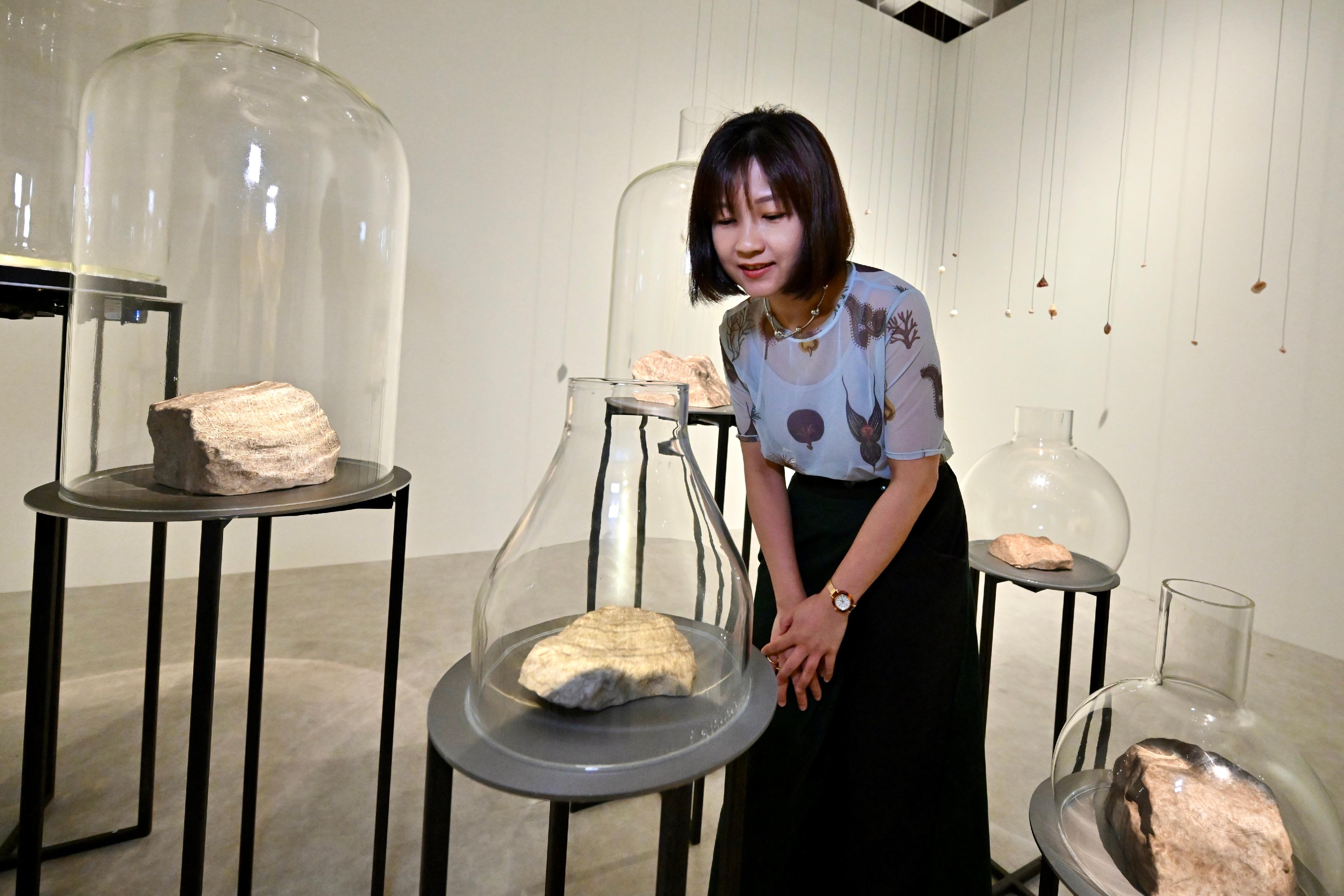 The opening ceremony of the "The Hong Kong Jockey Club Series: Fragrance of Time - In Search of Chinese Art of Scent" exhibition was held today (June 27) at the Hong Kong Museum of Art. Photo shows Hong Kong artist So Wing-po and her artwork "Scent of Raindrop".