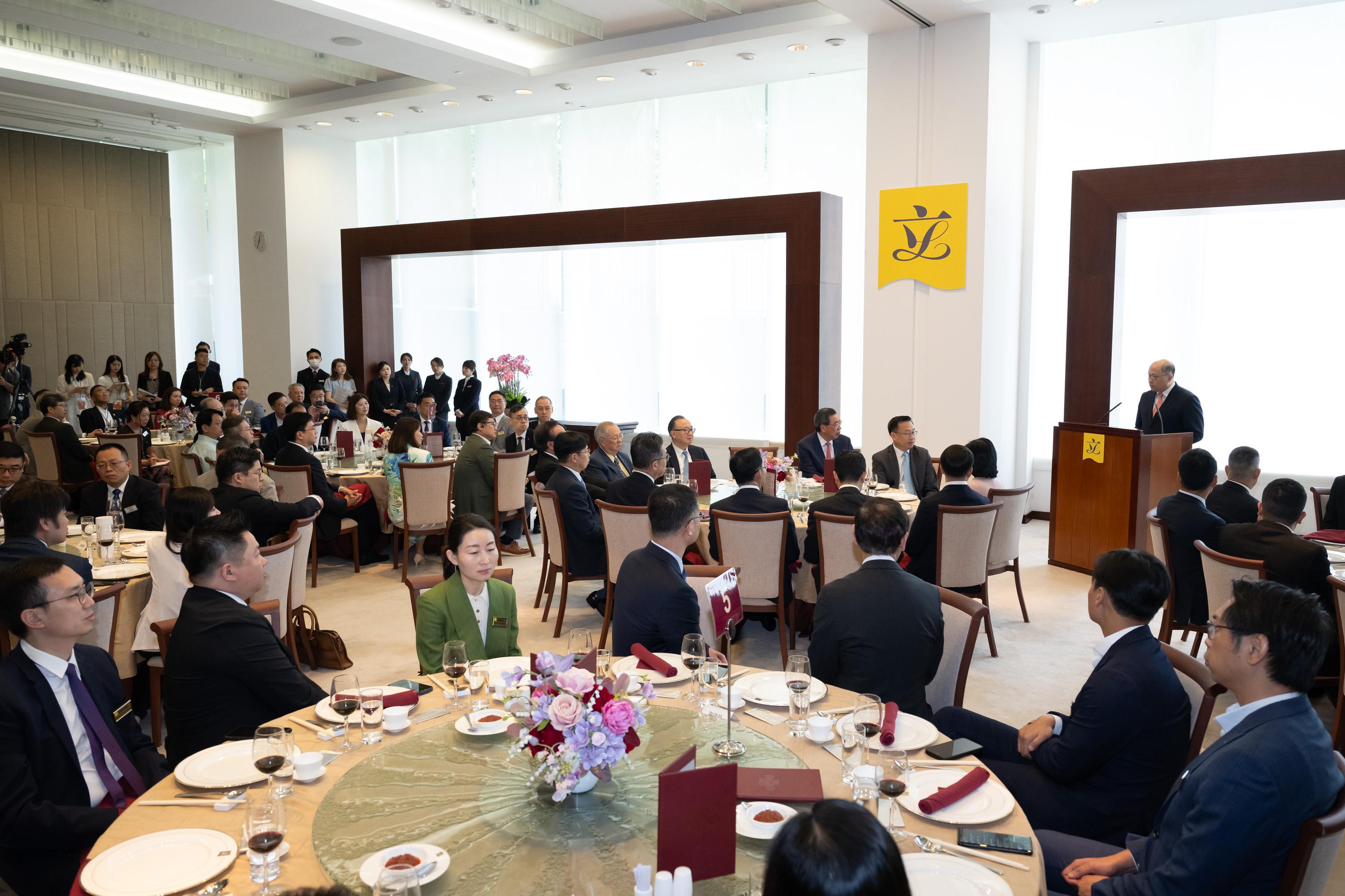 The President of the Legislative Council (LegCo), Mr Andrew Leung, hosted a luncheon for LegCo Members and the Director and other officials of the Liaison Office of the Central People's Government in the Hong Kong Special Administrative Region.