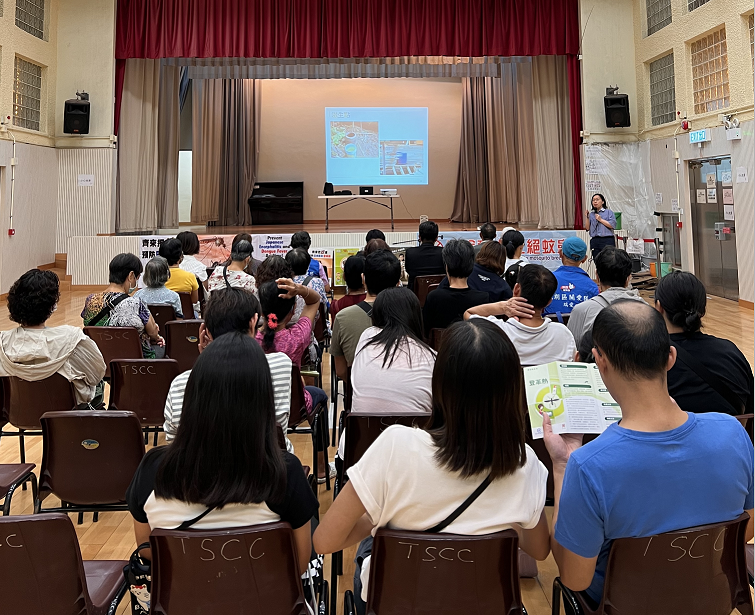 The Centre for Health Protection (CHP) of the Department of Health today (June 30) continued its investigation into a case of dengue fever announced on June 28. The CHP urged again the public to maintain strict environmental hygiene, mosquito control and personal protective measures both locally and during travel. Photo shows the CHP holding a health talk jointly with the Food and Environmental Hygiene Department yesterday (June 29) evening at the Tin Shui Community Centre.