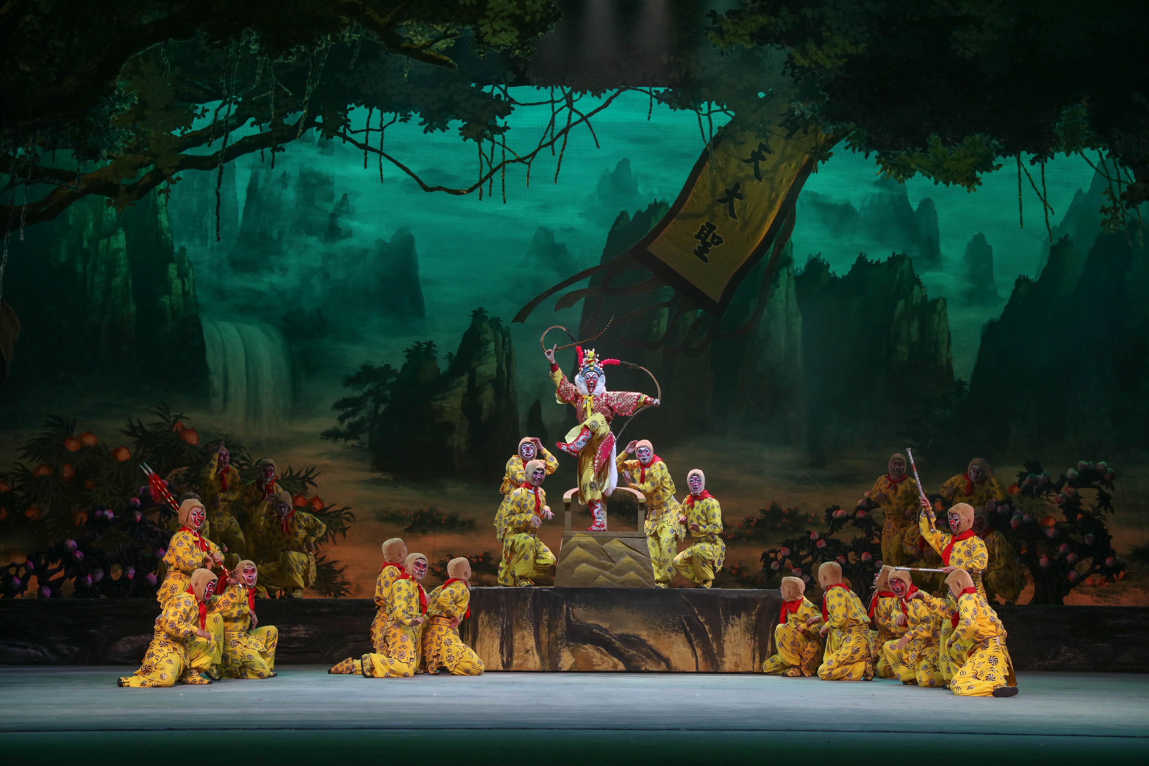 The Zhejiang Wu Opera Research Centre will return to Hong Kong to stage three Wu opera performances in late July at the inaugural Chinese Culture Festival, organised by the Leisure and Cultural Services Department. Photo shows a scene from "Sun Wu Kong Thrice Beat the Bony Demon".
