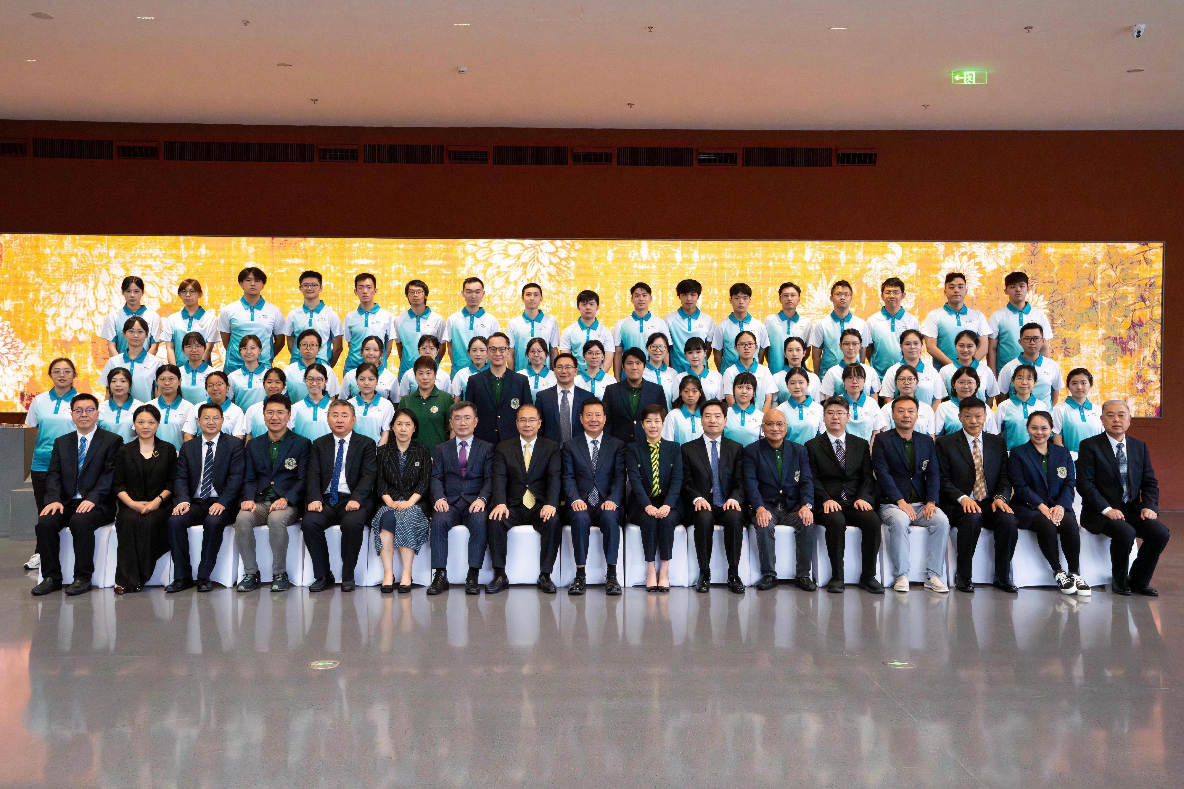 The Commissioner of Customs and Excise, Ms. Louise Ho, July 3 led 50 members of "Customs YES" to Sichuan to learn about the national cultural heritage conservation works. Photo shows Ms Ho (first row, eight right); the Vice-Minister of the Ministry of Culture and Tourism and Administrator of the National Cultural Heritage Administration, Mr Li Qun (first row, centre); Vice Governor of the People's Government of Sichuan Province Mr Hu Yun (first row, eighth left); the Secretary of the Party Committee of Sichuan University, Mr Gan Lin (first row, seventh right); the Assistant Commissioner of Customs and Excise (Intelligence and Investigation), Mr Barry Lai (first row, seventh left); the Honorary Founding Executive Director of the Executive Committee of "Customs YES", Mr Edgar Kwan (first row, sixth right), other members on the visit and "Customs YES" members.