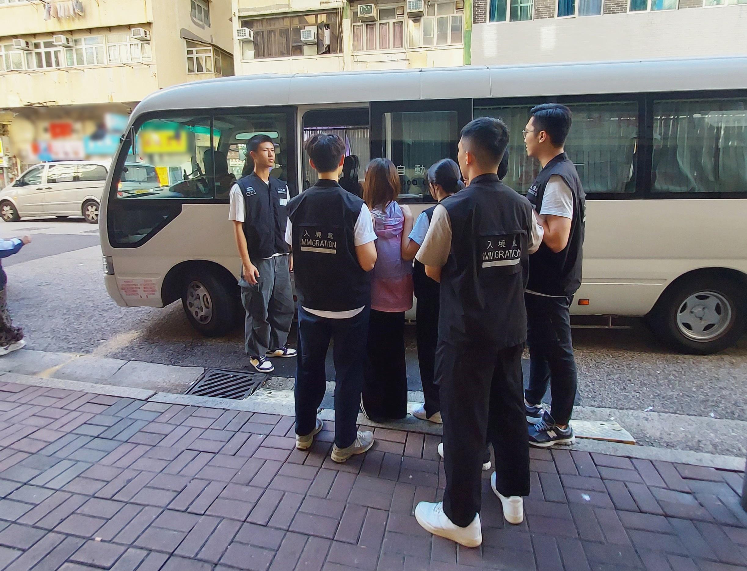 The Immigration Department mounted a series of territory-wide anti-illegal worker operations codenamed "Contribute", "Fastrack", "Lightshadow" and "Twilight", and a joint operation with the Hong Kong Police Force codenamed "Windsand" for three consecutive days from July 2 to yesterday (July 4). Photo shows suspected illegal workers arrested during an operation.