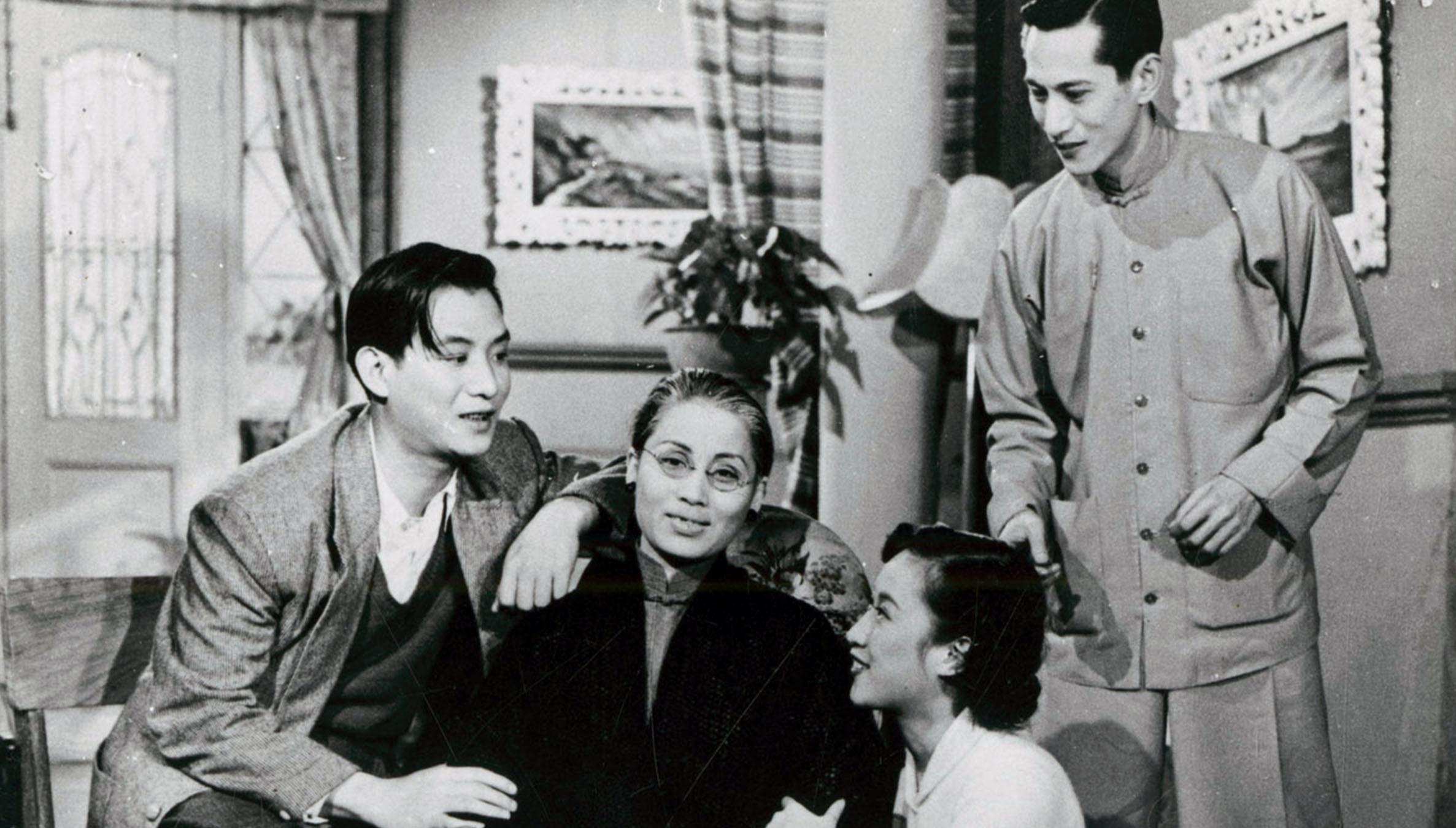 The Hong Kong Film Archive of the Leisure and Cultural Services Department will present "Cinematic Dreams of Wong Cheuk-hon" in its screening series "Morning Matinee" from August to October, featuring 16 film classics produced and distributed by the film companies founded by producer Wong Cheuk-hon. Photo shows a film still from "A Mother Remembers" (1953). (Courtesy of First Distributors (HK) Limited)