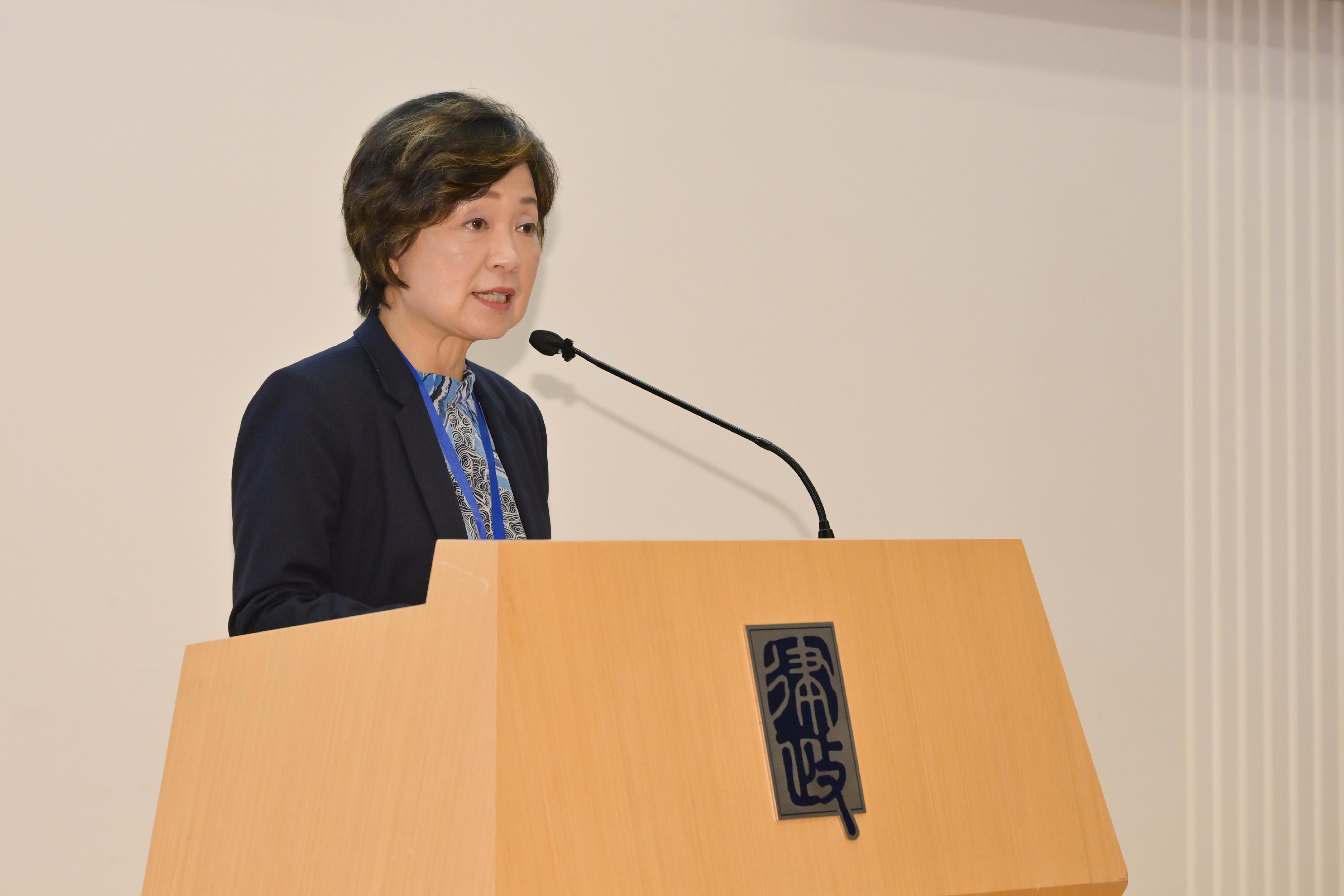 The second phase of the Rule of Law Education (ROLE) Stars Train-the-Leaders Programme was officially launched today (July 6) by the Department of Justice. Photo shows the Secretary for Education, Dr Choi Yuk-lin, delivering her opening remarks for the programme.
