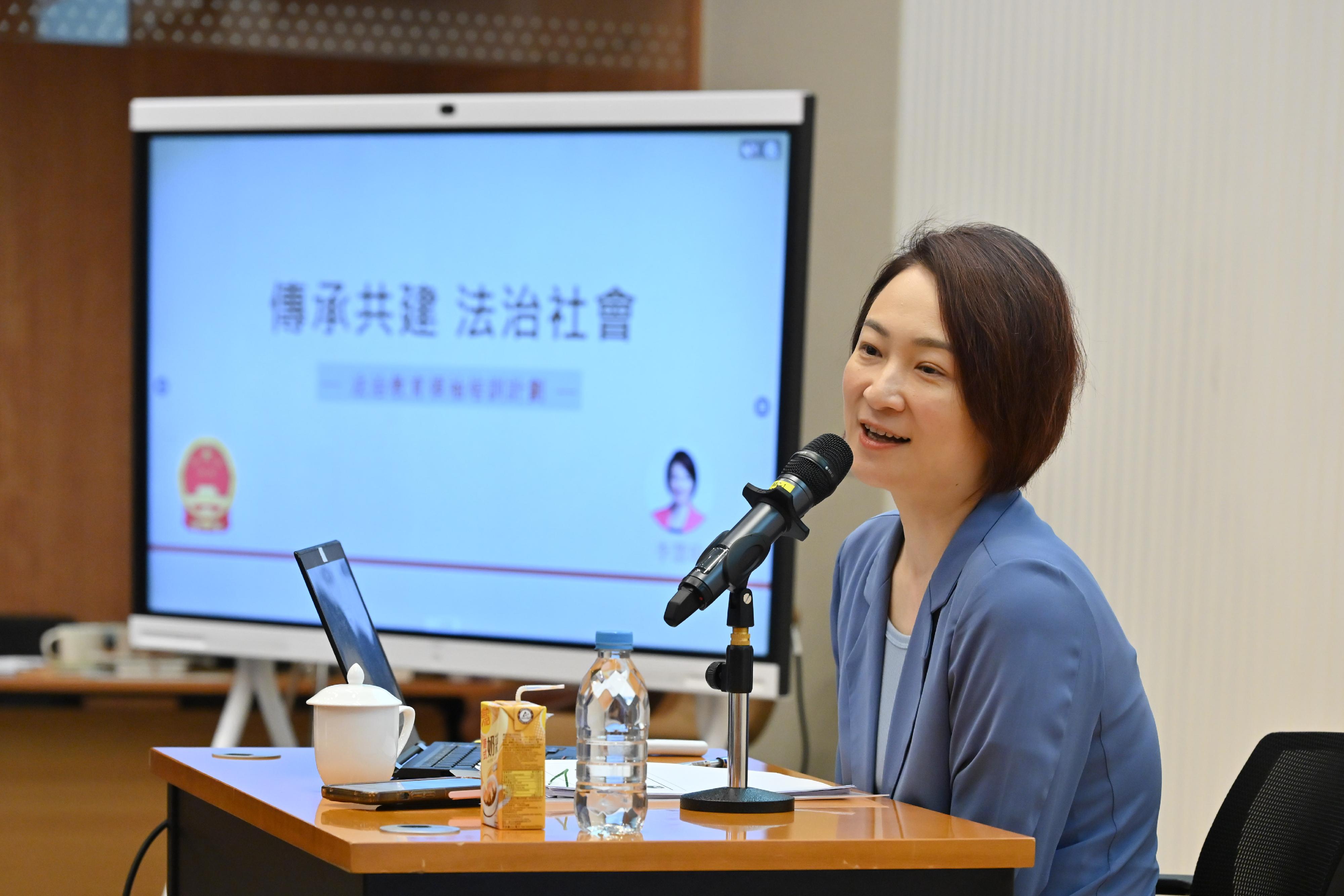 The second phase of the Rule of Law Education (ROLE) Stars Train-the-Leaders Programme was officially launched today (July 6) by the Department of Justice. Photo shows member of the Standing Committee of the 14th National People's Congress (NPC) and Member of the Legislative Council Ms Starry Lee giving a lecture on the Mainland legal system and the functions of the NPC and state institutions.
