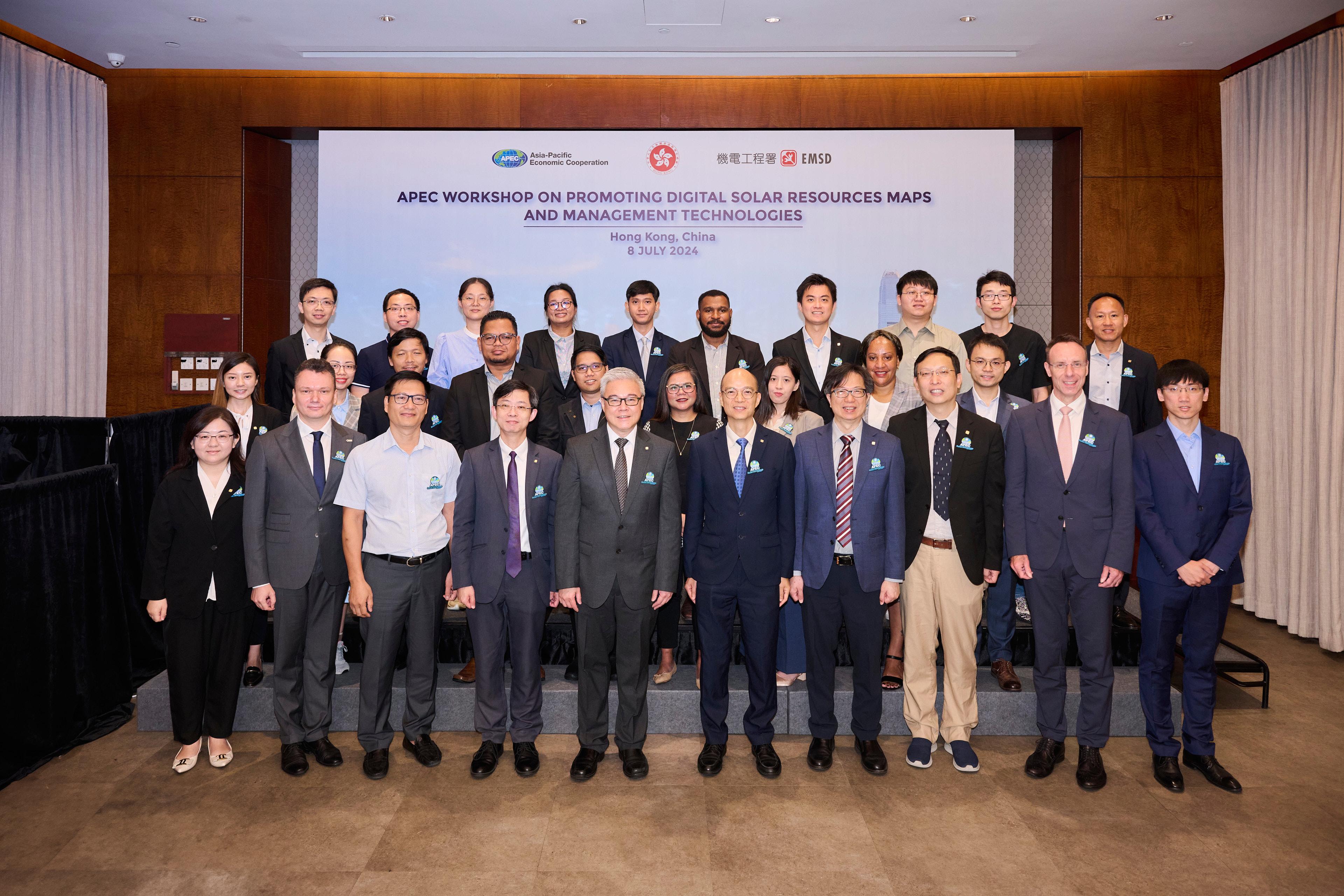 The Workshop on Promoting Digital Solar Resources Maps and Management Technologies of the Asia-Pacific Economic Cooperation was held in Hong Kong today (July 8). Photo shows the Director of Electrical and Mechanical Services, Mr Poon Kwok-ying (first row, fifth left), and other participants.