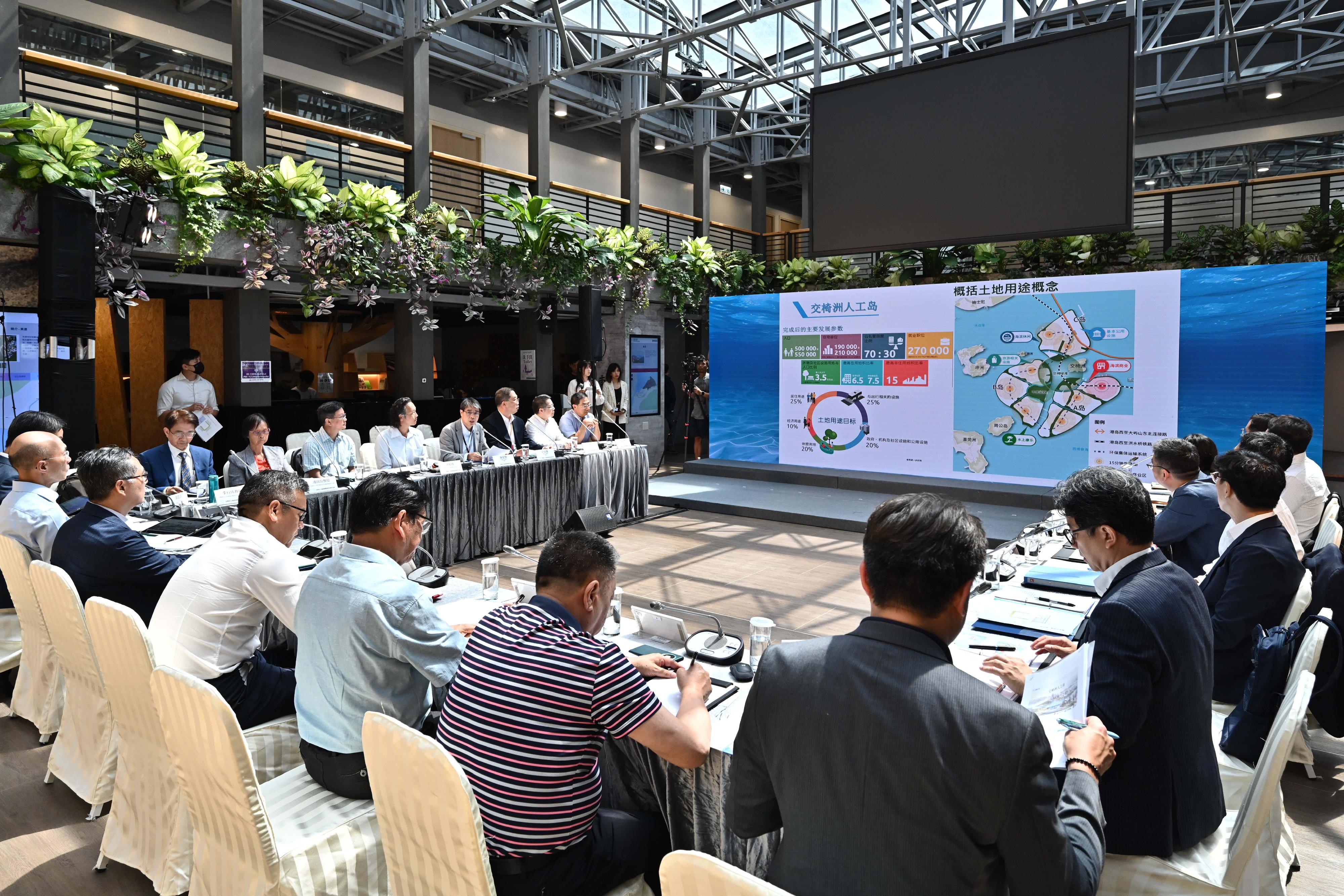 The Development Bureau, the Civil Engineering and Development Department and the Planning Department today (July 11) held an expert meeting to exchange views with a delegation of top environmental and ecological experts from the Mainland on the environmental impact assessment for the proposed reclamation works of the Kau Yi Chau Artificial Islands.