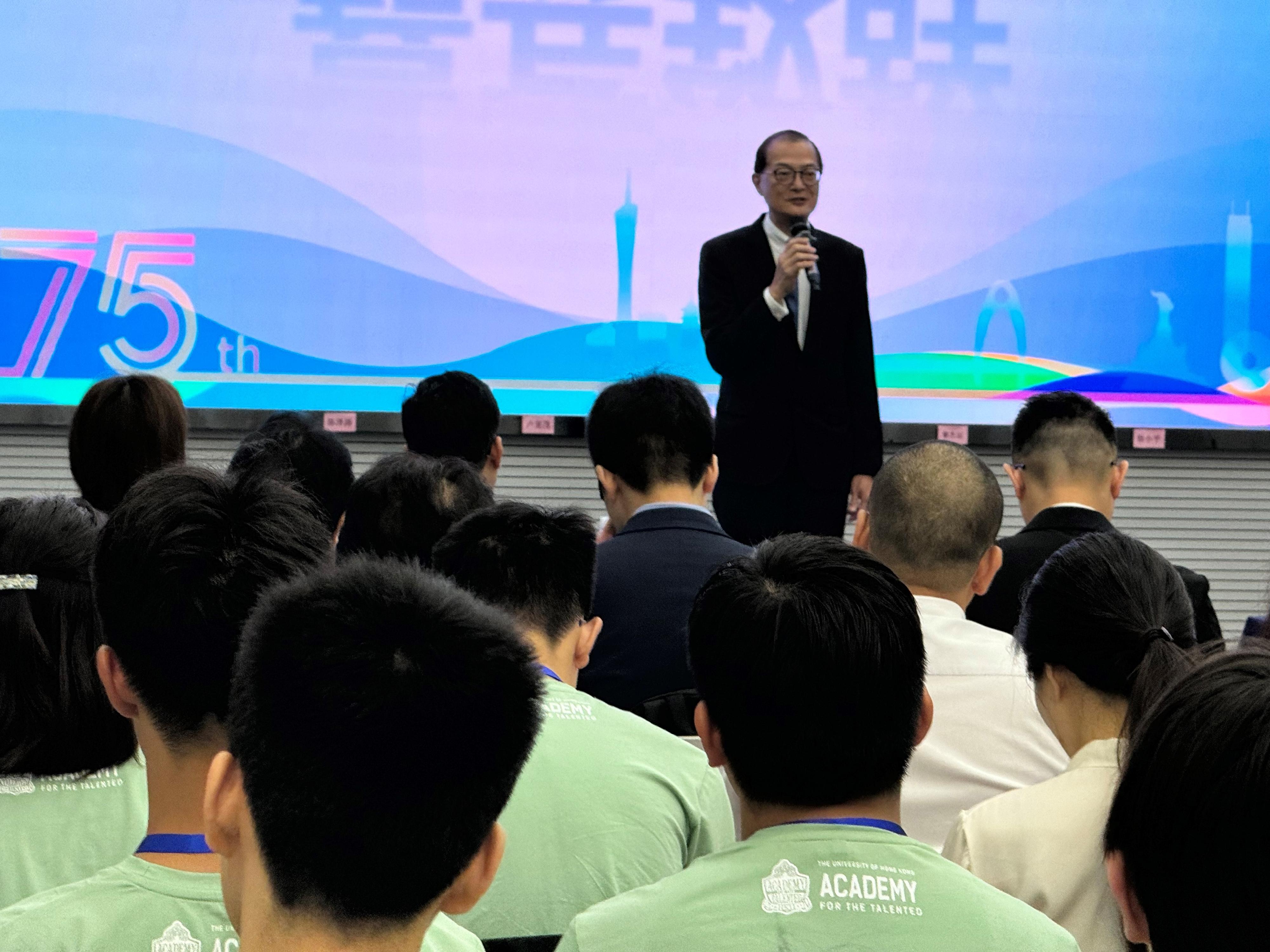 The Secretary for Health, Professor Lo Chung-mau, attends the Unveiling Ceremony of Guangdong-Hong Kong-Macao Youth Medical Practice Centre and Kick-off Ceremony of Guangdong-Hong Kong-Macao Medical Experience Camp 2024 of the University of Hong Kong-Shenzhen Hospital in Shenzhen today (July 15), and encourages young people who are aspiring to work in the healthcare sector to learn about the significance of safeguarding health and respecting life through the experience camp to get better prepared to serve society and patients in the future.