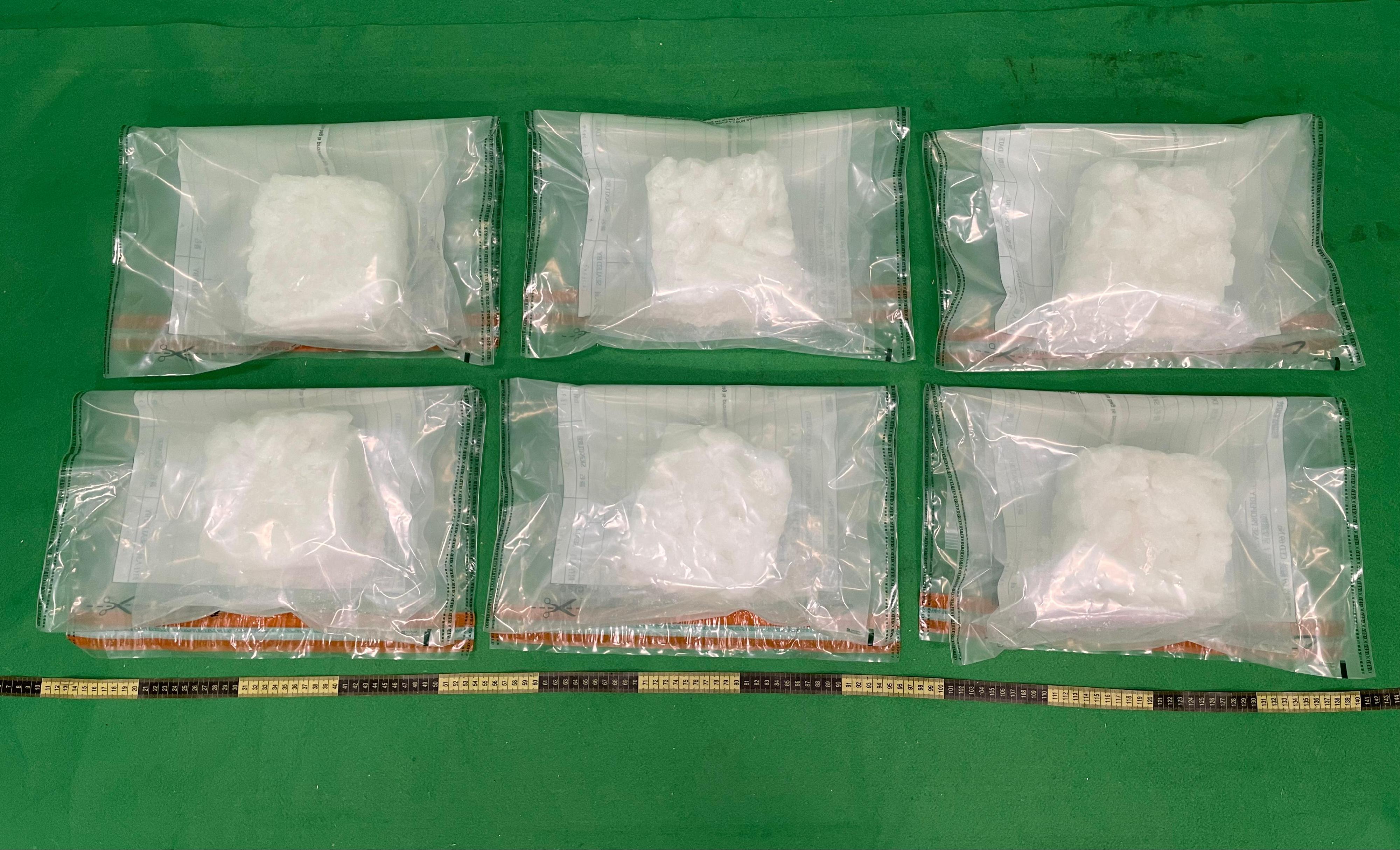 Hong Kong Customs conducted an anti-narcotics operation between July 4 and yesterday (July 17), and detected a passenger drug trafficking case at Hong Kong International Airport. Customs officers seized about 6 kilograms of suspected methamphetamine with an estimated market value of about $3 million. Photo shows the suspected dangerous drugs seized. 