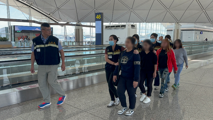 The Immigration Department (ImmD) carried out repatriation operations from July 17 to today (July 19). A total of 61 unsubstantiated non-refoulement claimants were repatriated to their places of origin. Photo shows removees being escorted by ImmD officers to depart from Hong Kong.