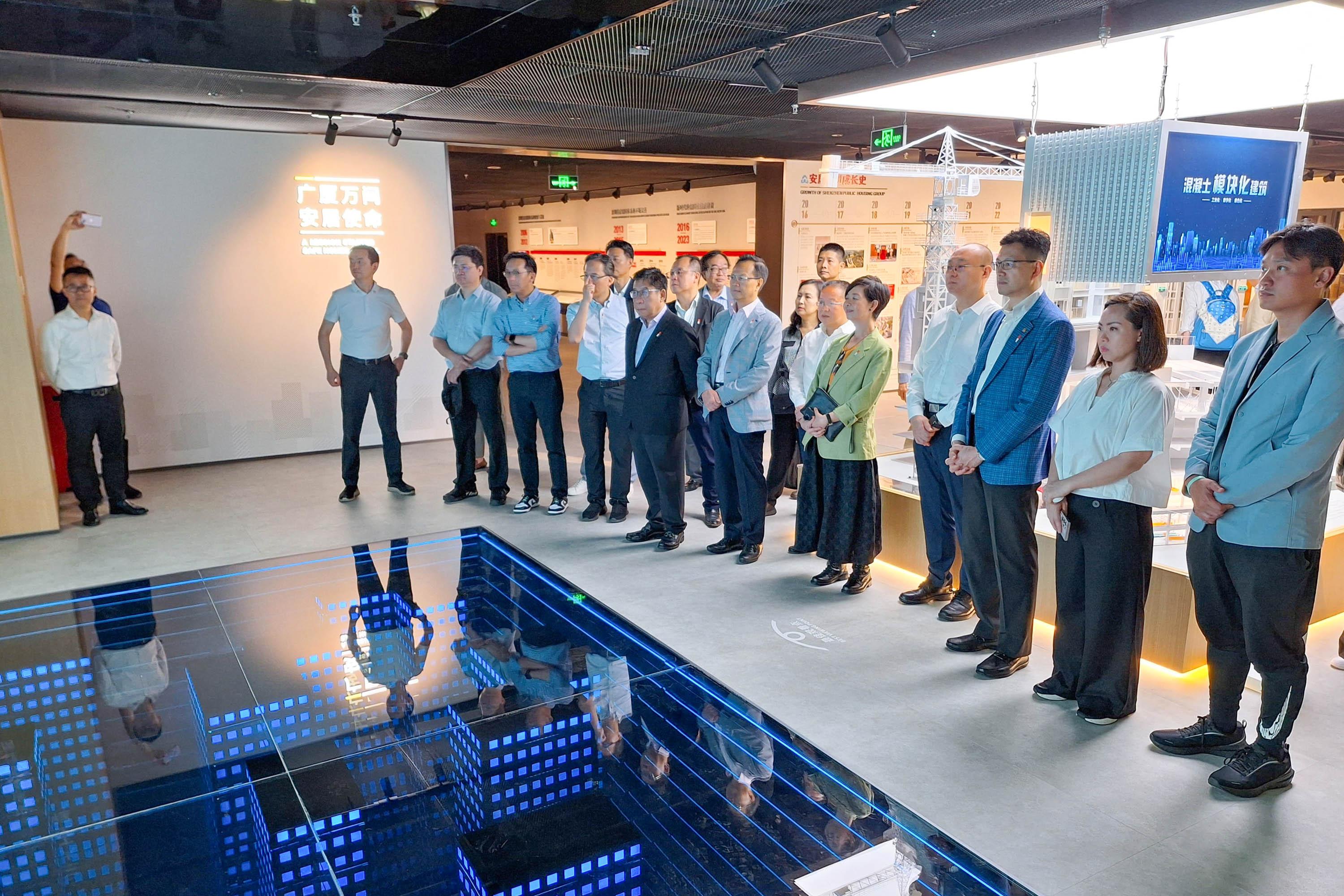 The delegation of Legislative Council Panel on Housing concluded its two-day visit to Zhuhai and Shenzhen today (July 22). Photo shows the delegation visiting Shenzhen Public Housing Group Company Limited.