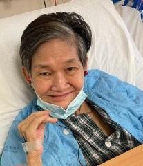 Sze-to Yee-wah, aged 72, is about 1.5 metres tall, 43 kilograms in weight and of thin build. She has a round face with yellow complexion and short white hair. She was last seen wearing a black and white T-shirt, dark trousers, brown slippers and carrying a black walking stick.