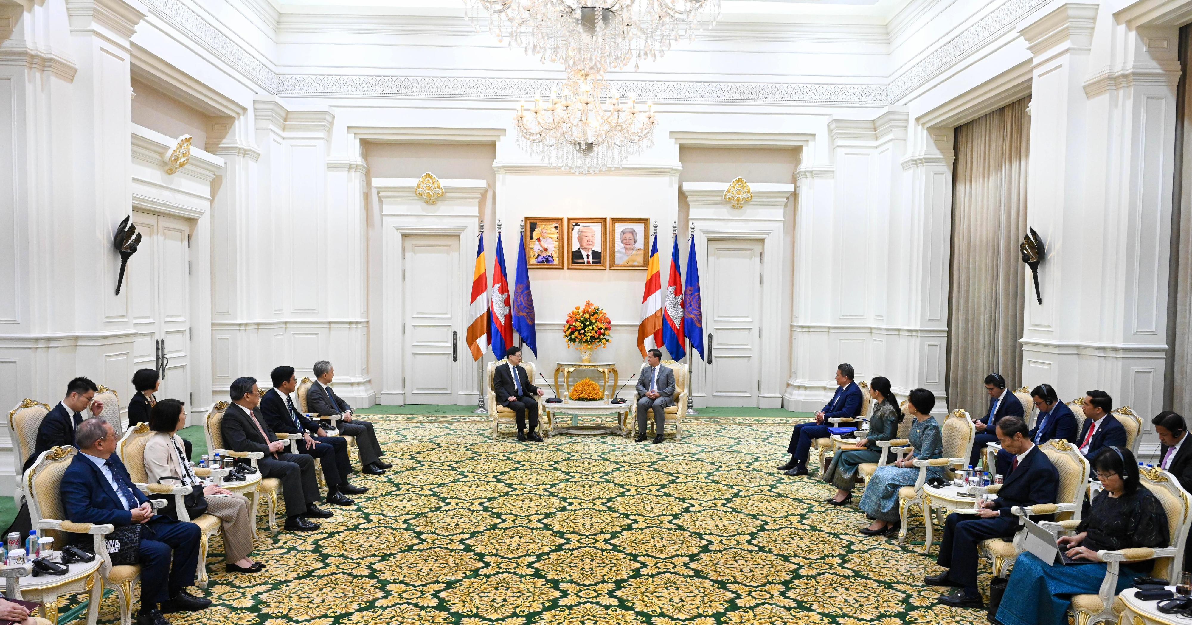 The Chief Executive, Mr John Lee (sixth left), meets with the Prime Minister of Cambodia, Mr Hun Manet (sixth right) in Cambodia today (July 31). Also present are the Deputy Financial Secretary, Mr Michael Wong (fourth left), and the Secretary for Commerce and Economic Development, Mr Algernon Yau (third left).