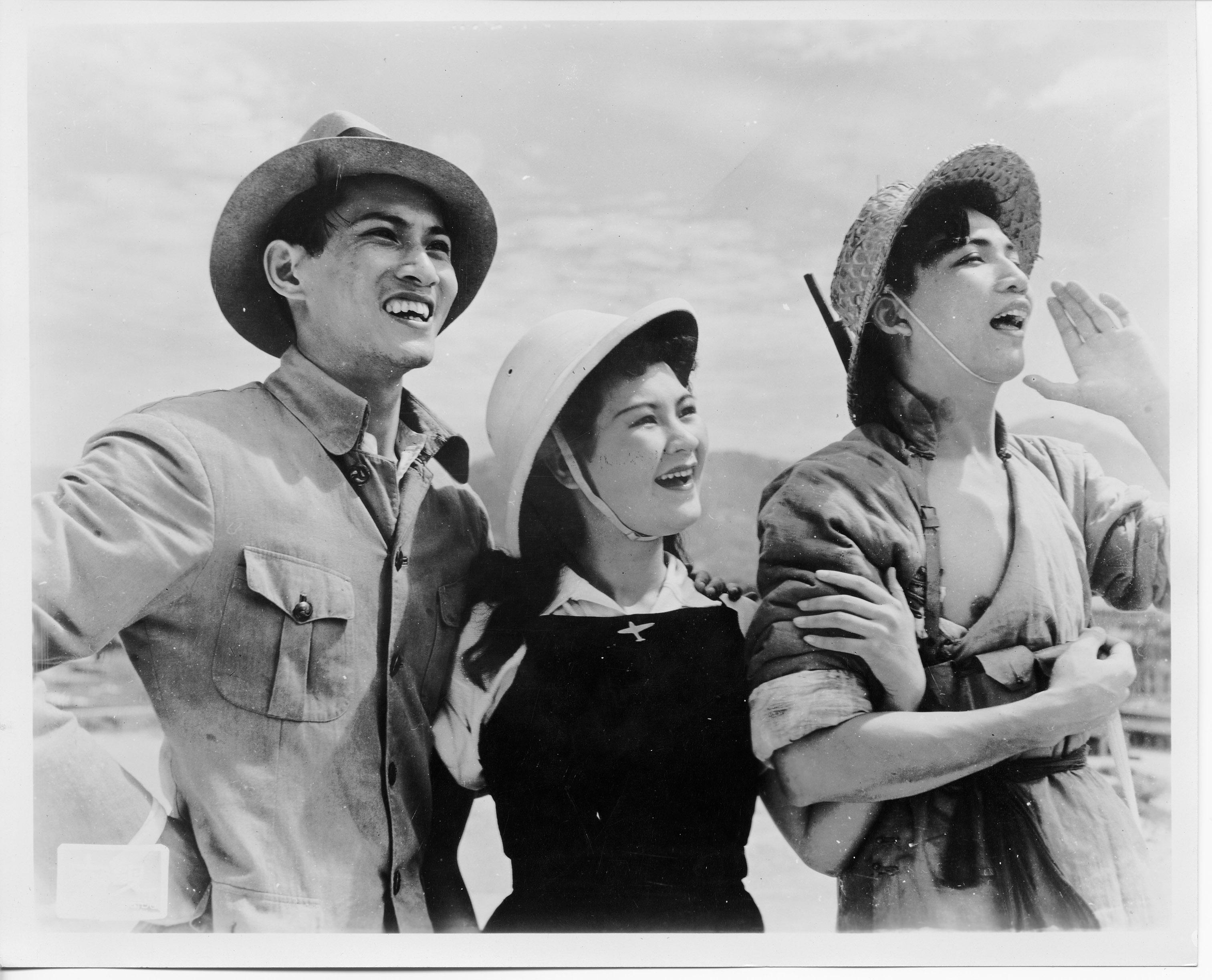 The Hong Kong Film Archive of the Leisure and Cultural Services Department will present a special programme, "Cine Memories of the War of National Resistance", at 3pm on September 1 and 8 (Sundays) with free screenings of "Roar of the People" (1941) for audience members to revisit the cinematic classic about the Chinese people's War of Resistance. Photo shows a film still of "Roar of the People". 