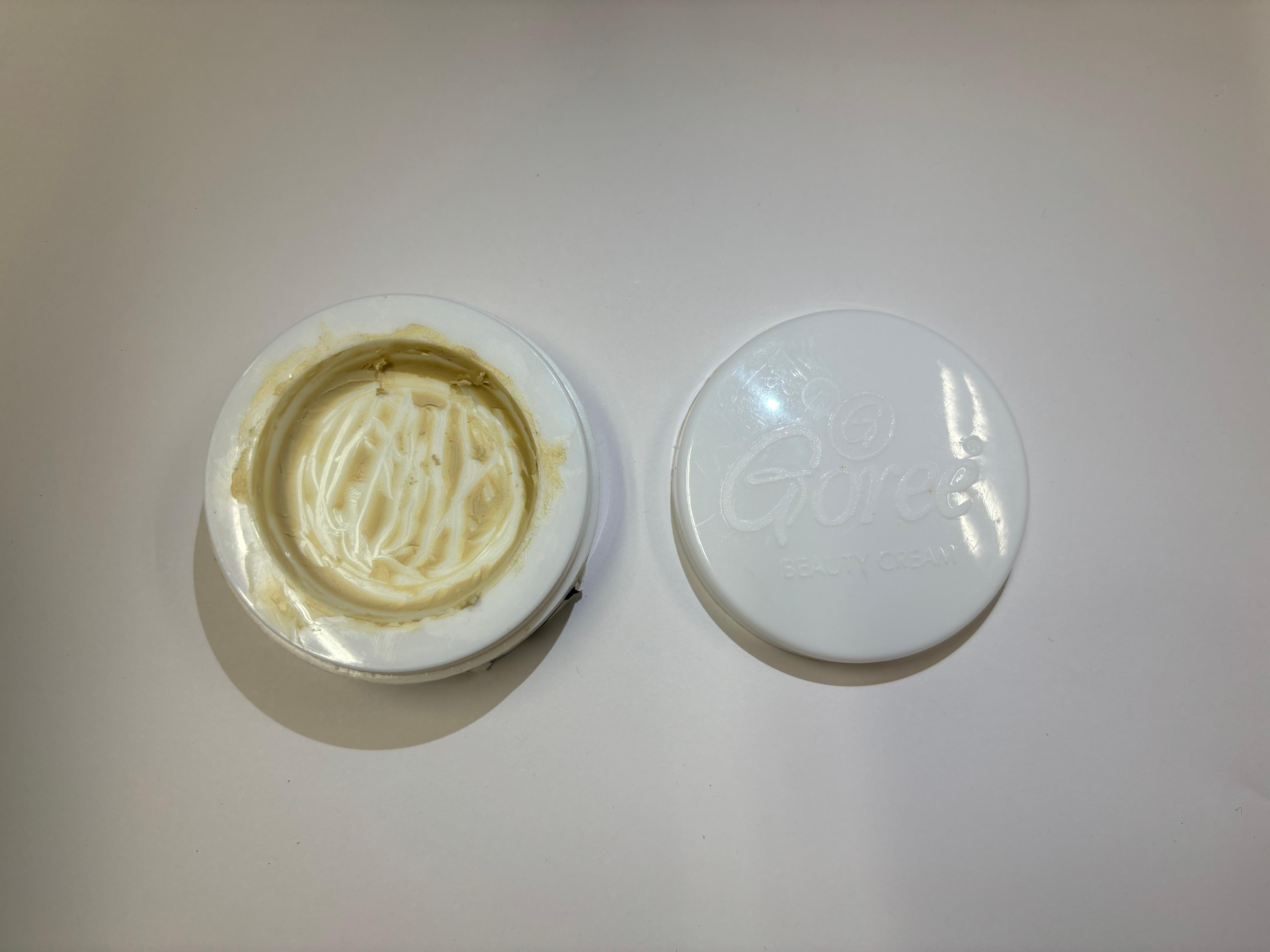 The Centre for Health Protection of the Department of Health today (August 8) appealed to members of the public not to use a whitening cream product as it may contain excessive mercury, which is harmful to one's health. Photo shows the product concerned.