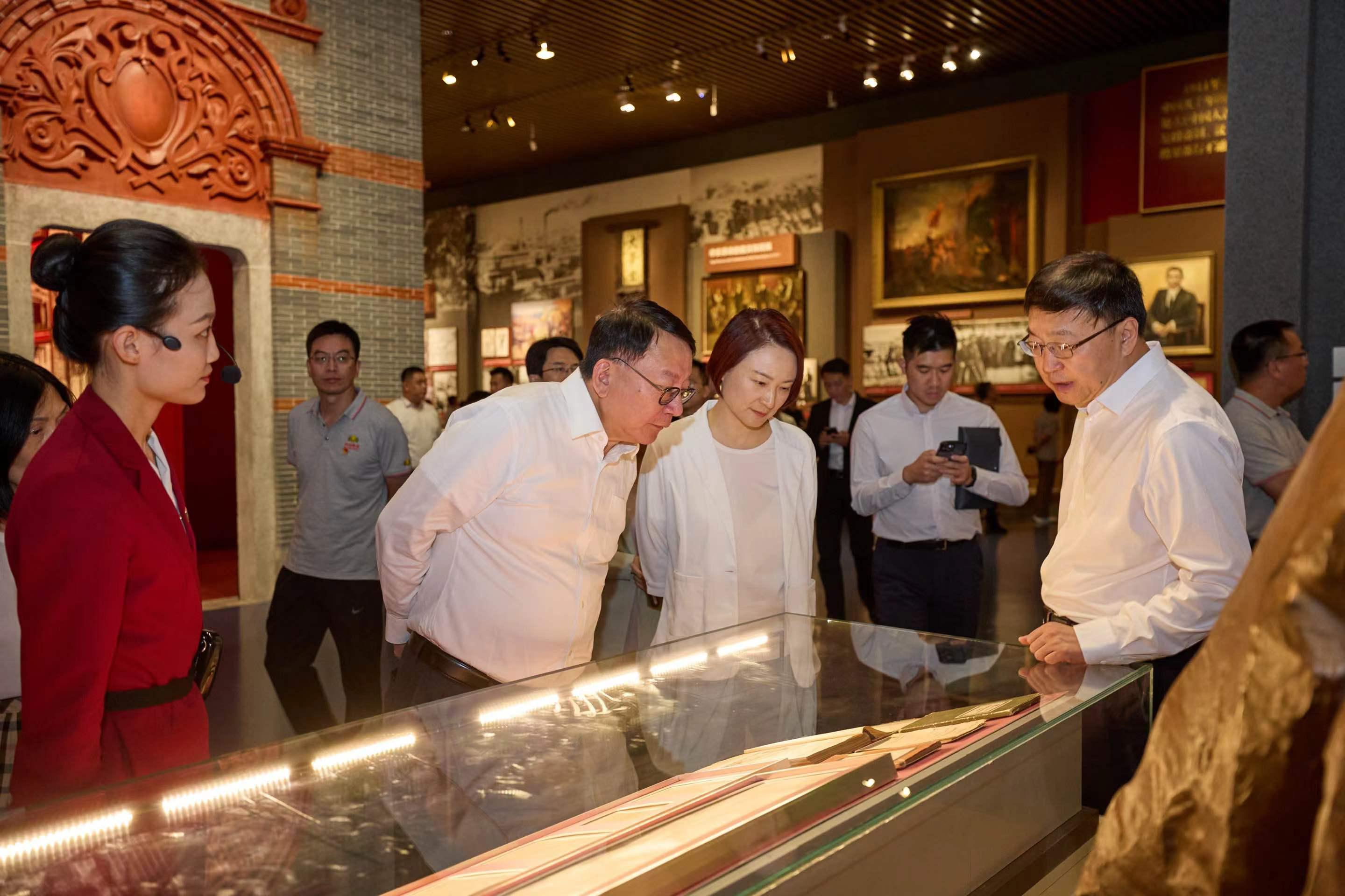 The Chief Secretary for Administration, Mr Chan Kwok-ki (second left), and the Convenor of the Working Group on Patriotic Education, Ms Starry Lee (third left), visited the Museum of the Communist Party of China during their visit in Beijing on August 7.