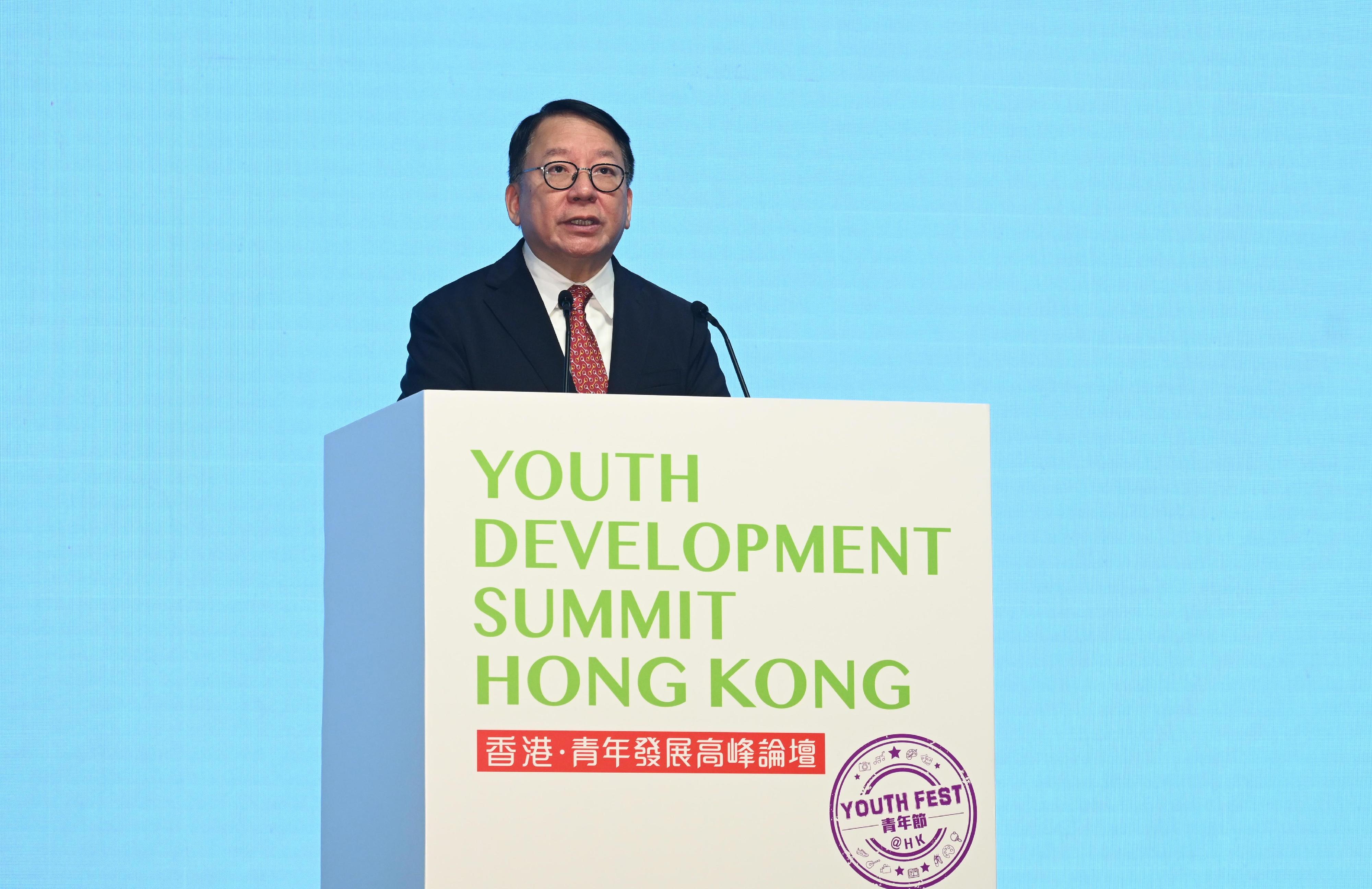 The Chief Secretary for Administration, Mr Chan Kwok-ki, attended the Youth Development Summit today (August 10). Photo shows Mr Chan delivering his keynote speech at the Summit.