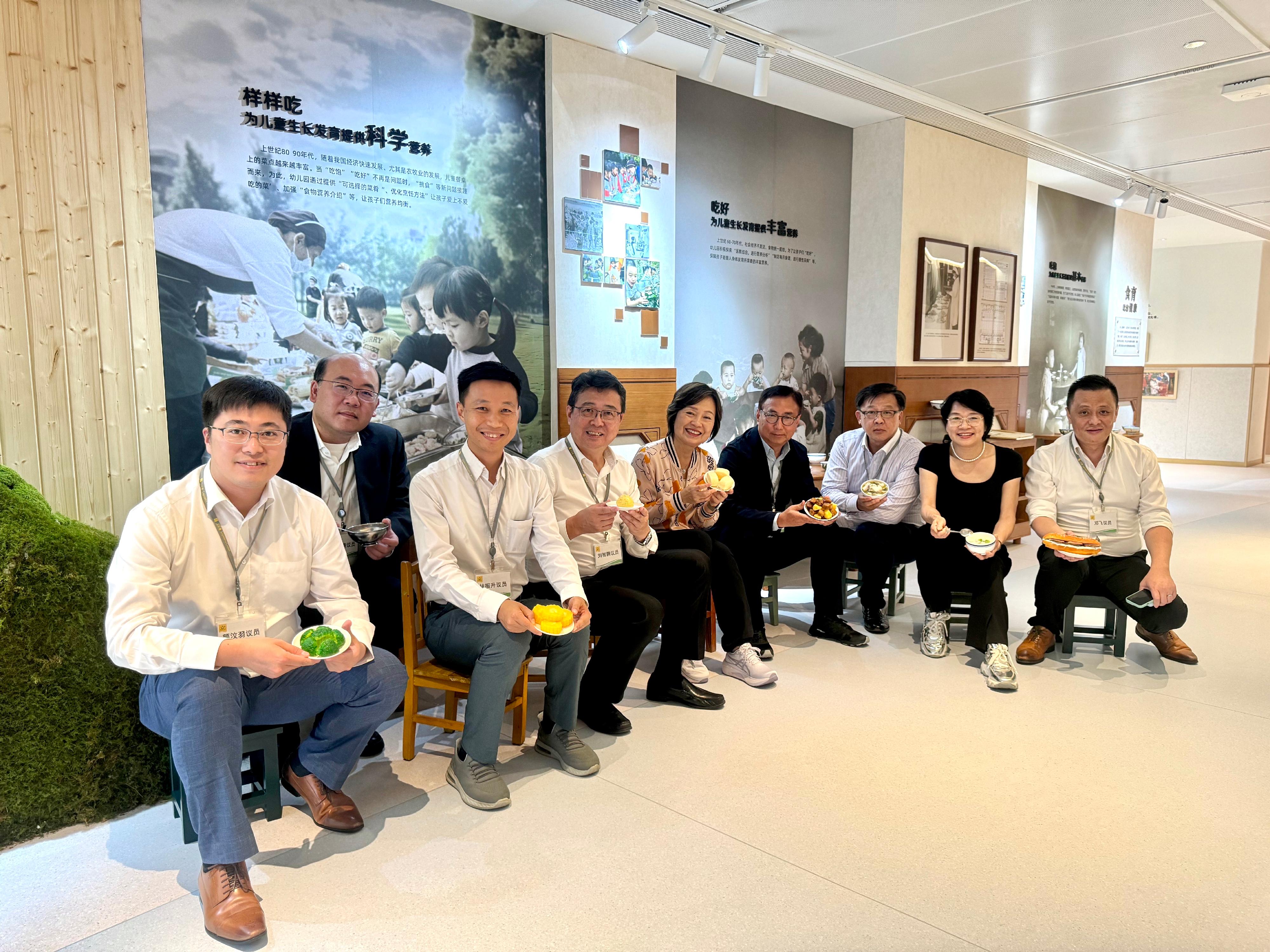 The Secretary for Education, Dr Choi Yuk-lin, together with the Legislative Council Panel on Education delegation, continued their visit to Shanghai today (August 13). Photo shows Dr Choi (centre) and the delegation at the China Welfare Institute Kindergarten.