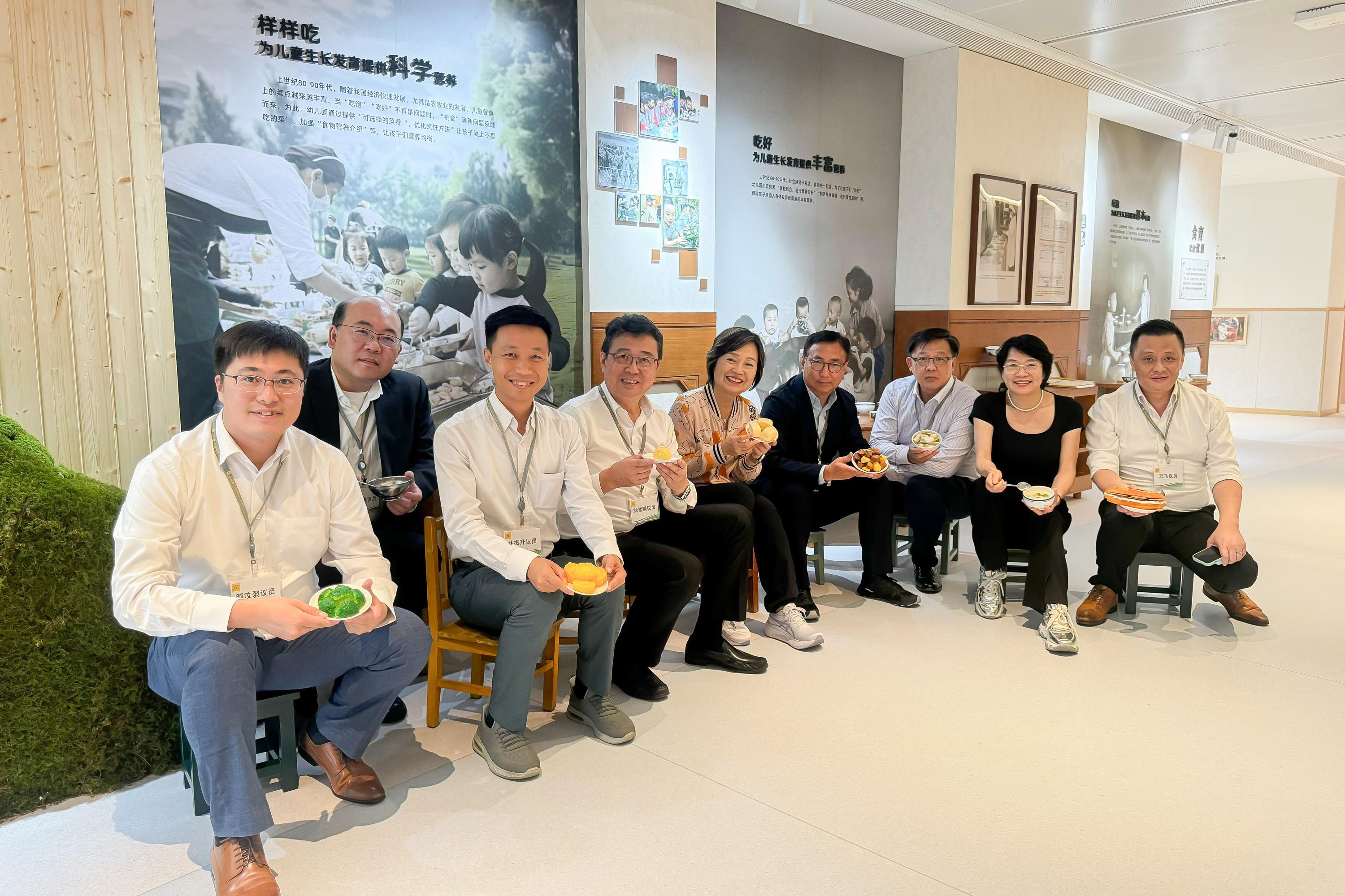 The delegation of Legislative Council Panel on Education continued its duty visit in Shanghai today (August 13). Photo shows the delegation visiting the China Welfare Institute Kindergarten.