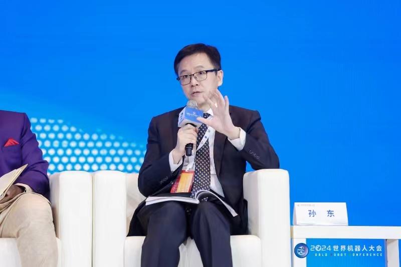 The Secretary for Innovation, Technology and Industry, Professor Sun Dong, attended the 2024 World Robot Conference in Beijing today (August 22).