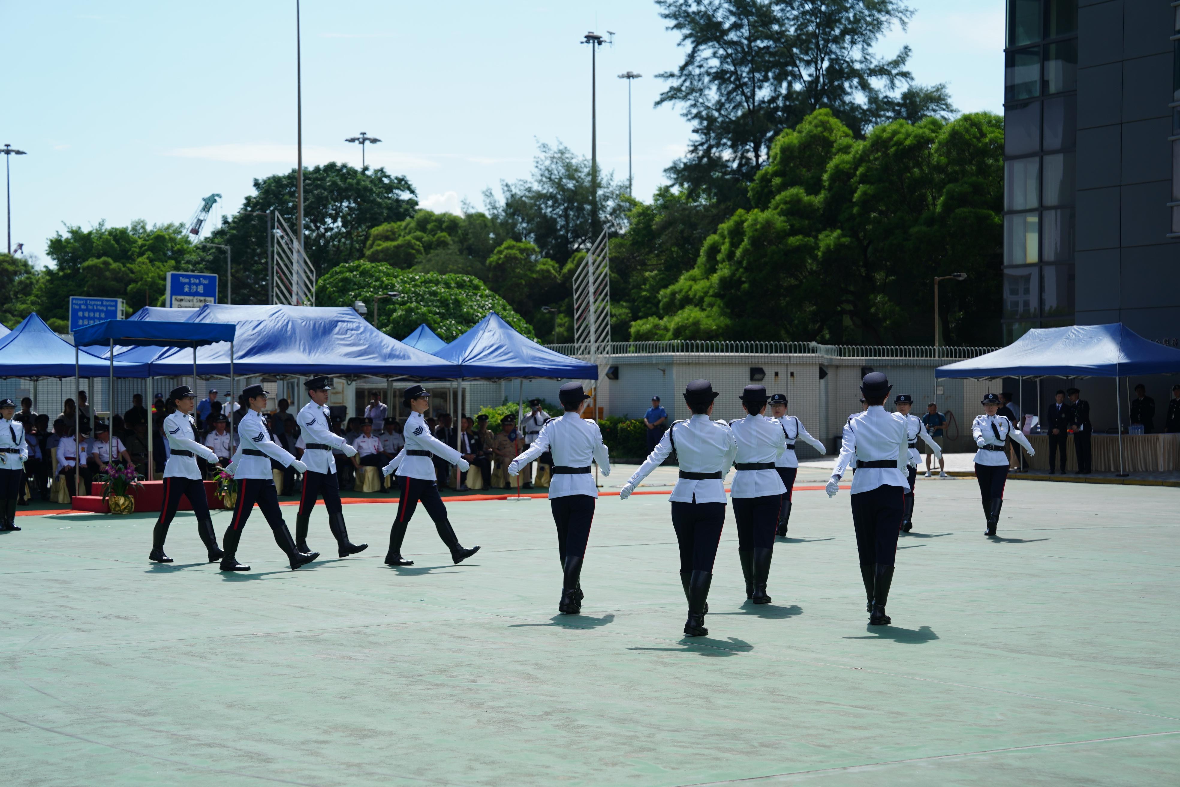 The Civil Aid Service (CAS) held the 88th Recruits Passing-out Parade at its headquarters today (August 25). Photo shows the CAS Guard of Honour performing.