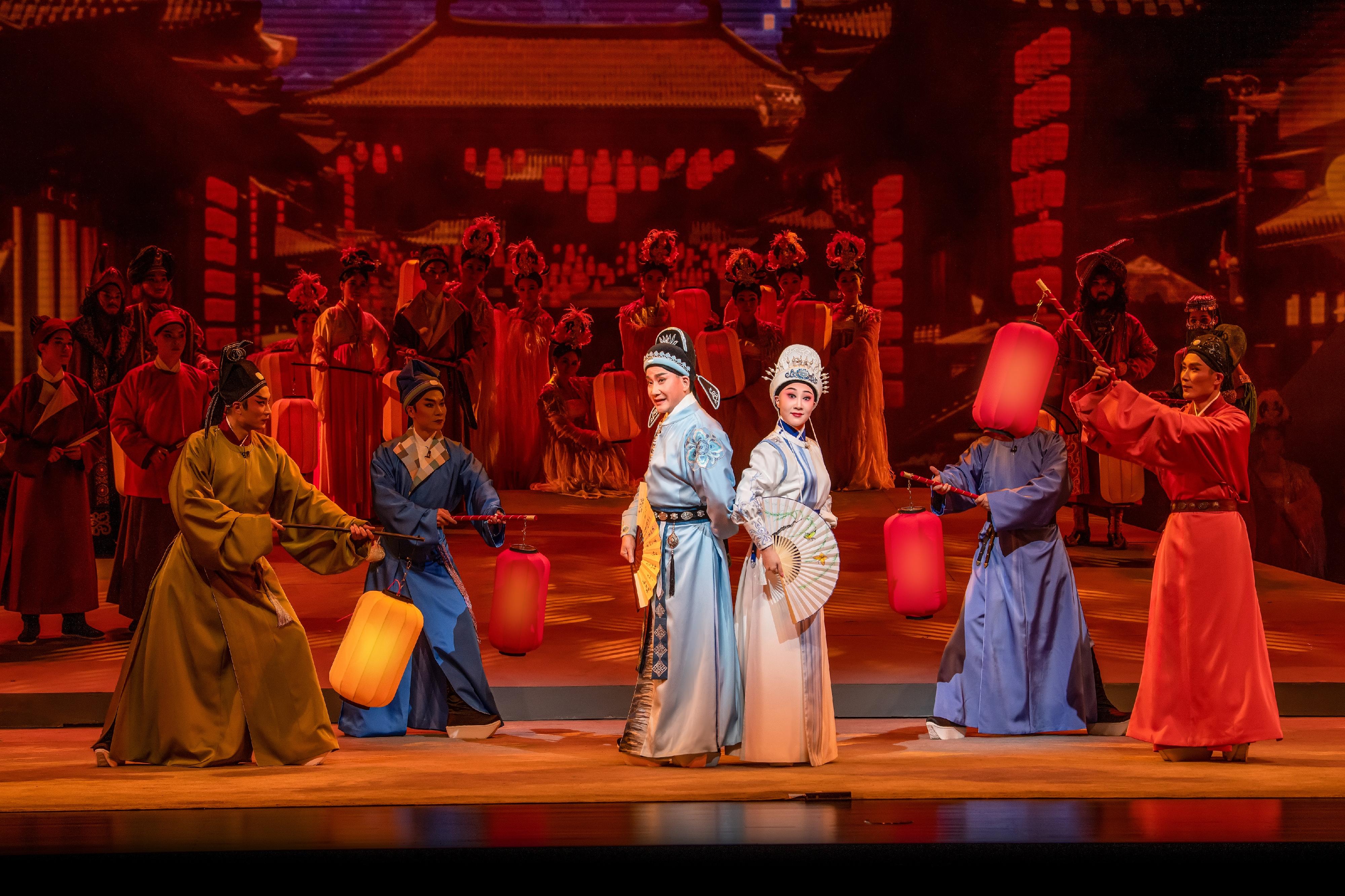 The Guangzhou Culture Week will be held in Hong Kong in October. Photo shows a scene from the performance - A New Cantonese Opera "Princess Wencheng". 