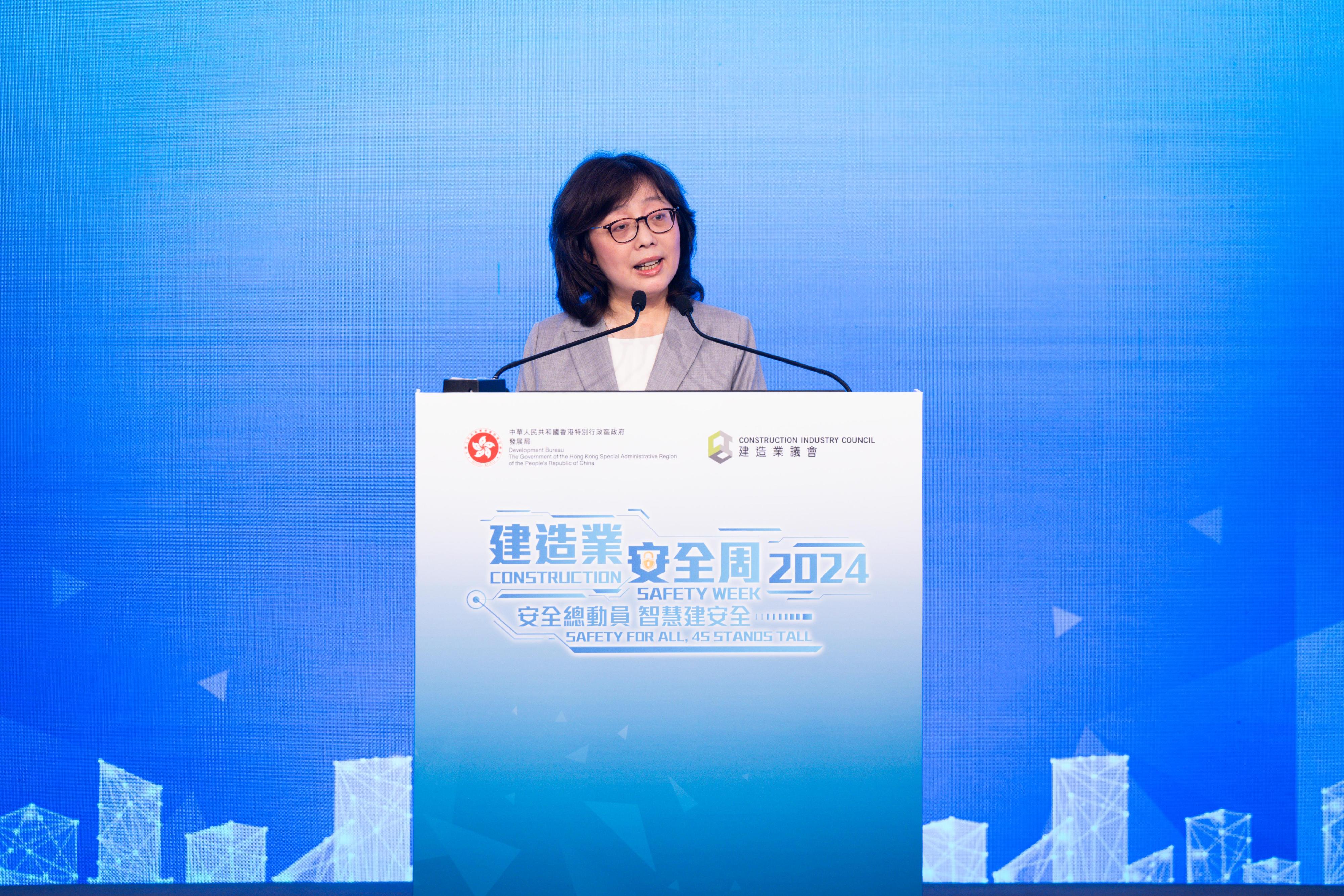 Construction Safety Week 2024 is being held from today (August 26) to August 30. Photo shows the Secretary for Development, Ms Bernadette Linn, speaking at the kick-off ceremony.