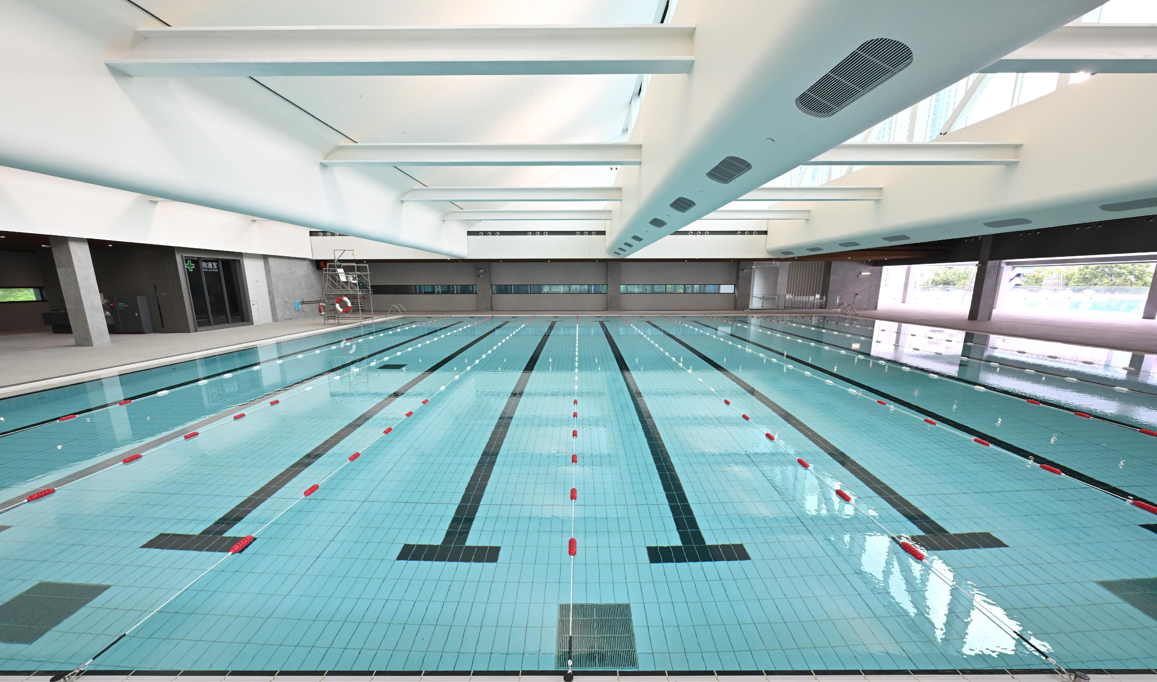 Tin Sau Road Swimming Pool will open for public use tomorrow (August 28). The indoor facilities are heated pools including a training pool and a jacuzzi.