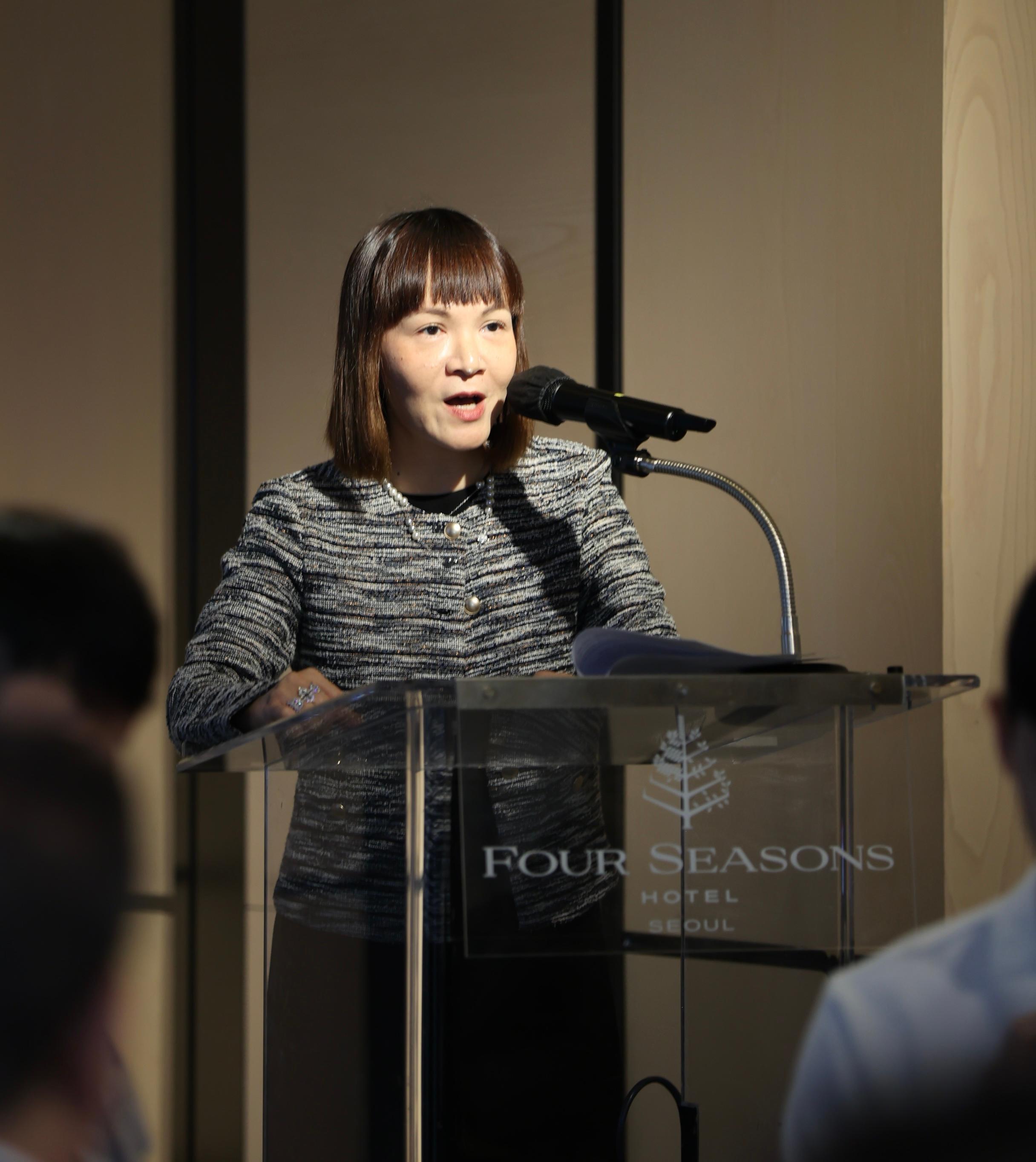 The Hong Kong Economic and Trade Office (Tokyo) held a networking luncheon in Seoul, Korea, today (August 29) to promote Hong Kong's advantages as a talent hub. Photo shows the Commissioner for the Development of the Guangdong Hong Kong-Macao Greater Bay Area, Ms Maisie Chan, speaking at the luncheon.