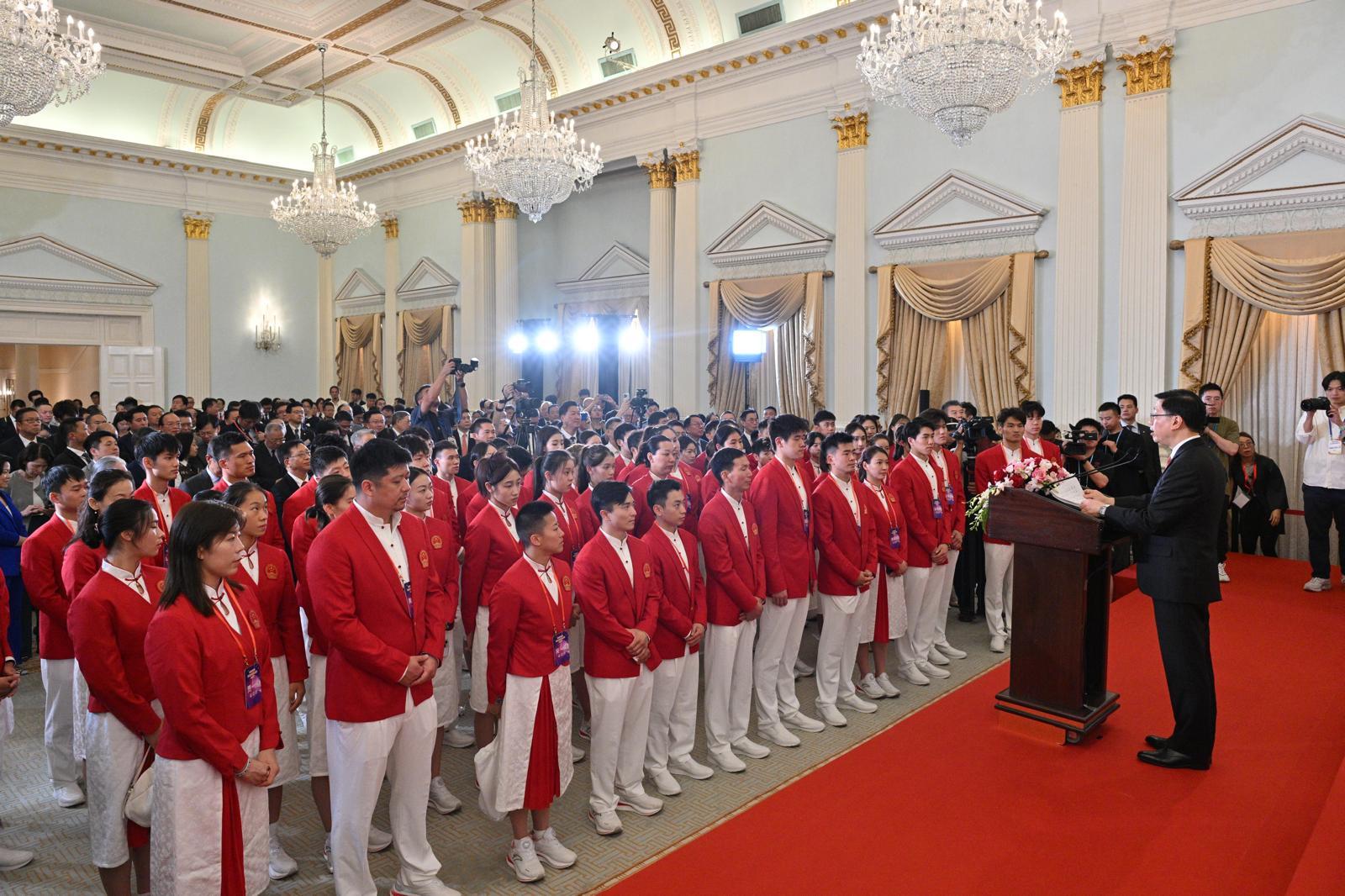 行政长官李家超今日（八月二十九日）在礼宾府出席二○二四年巴黎奥运会内地奥运健儿代表团抵港欢迎会。图示李家超在欢迎会致辞。