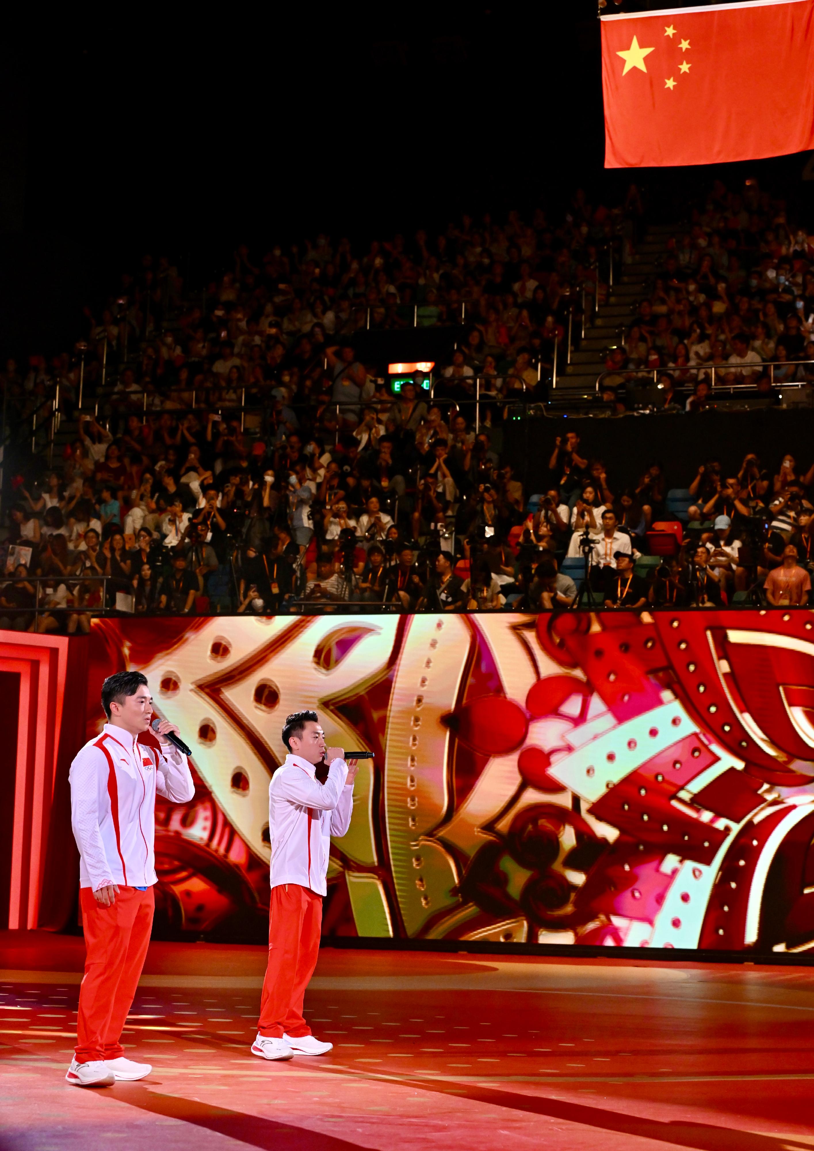 The 2024 Paris Olympic Games Mainland Olympians delegation attended the Mainland Olympians Gala Show at Queen Elizabeth Stadium in Wan Chai tonight (August 30). Photos shows the gymnastics athletes of the national team, Zou Jingyuan (right) and Liu Yang (left) staging a singing performance.
