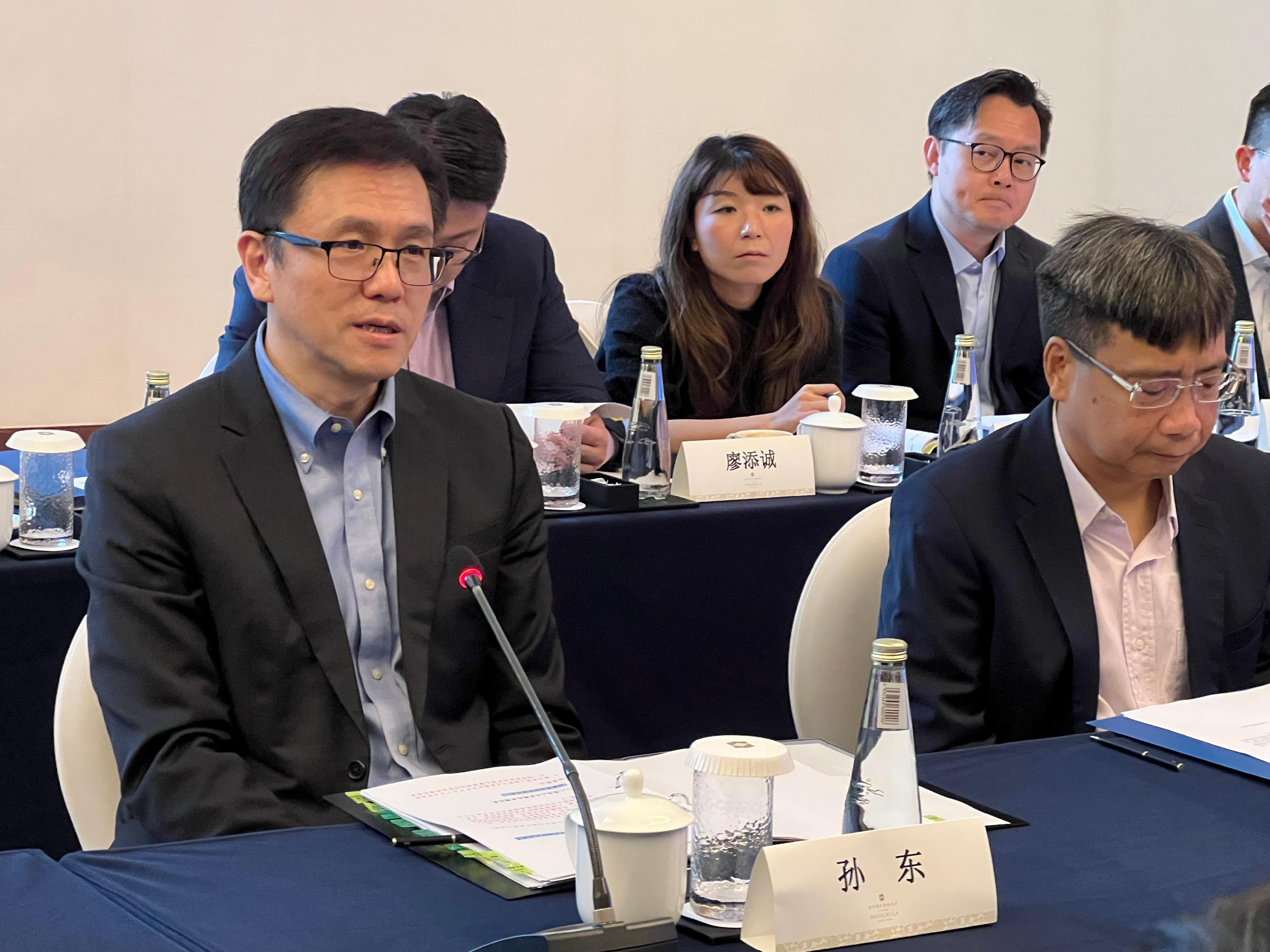 The Secretary for Innovation, Technology and Industry, Professor Sun Dong, chaired the 11th meeting of the Joint Task Force on the Development of the Hong Kong-Shenzhen Innovation and Technology Park in the Loop in Shenzhen today (August 30).