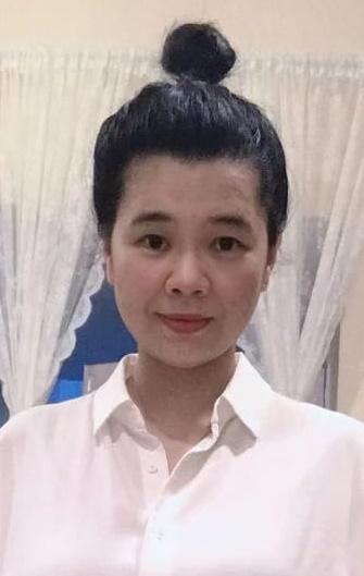 Cheng Liqiong, aged 44, is about 1.55 metres tall and of medium build. She has a pointed face with yellow complexion and long black hair. She was last seen wearing a white T-shirt, a black skirt and white shoes.
