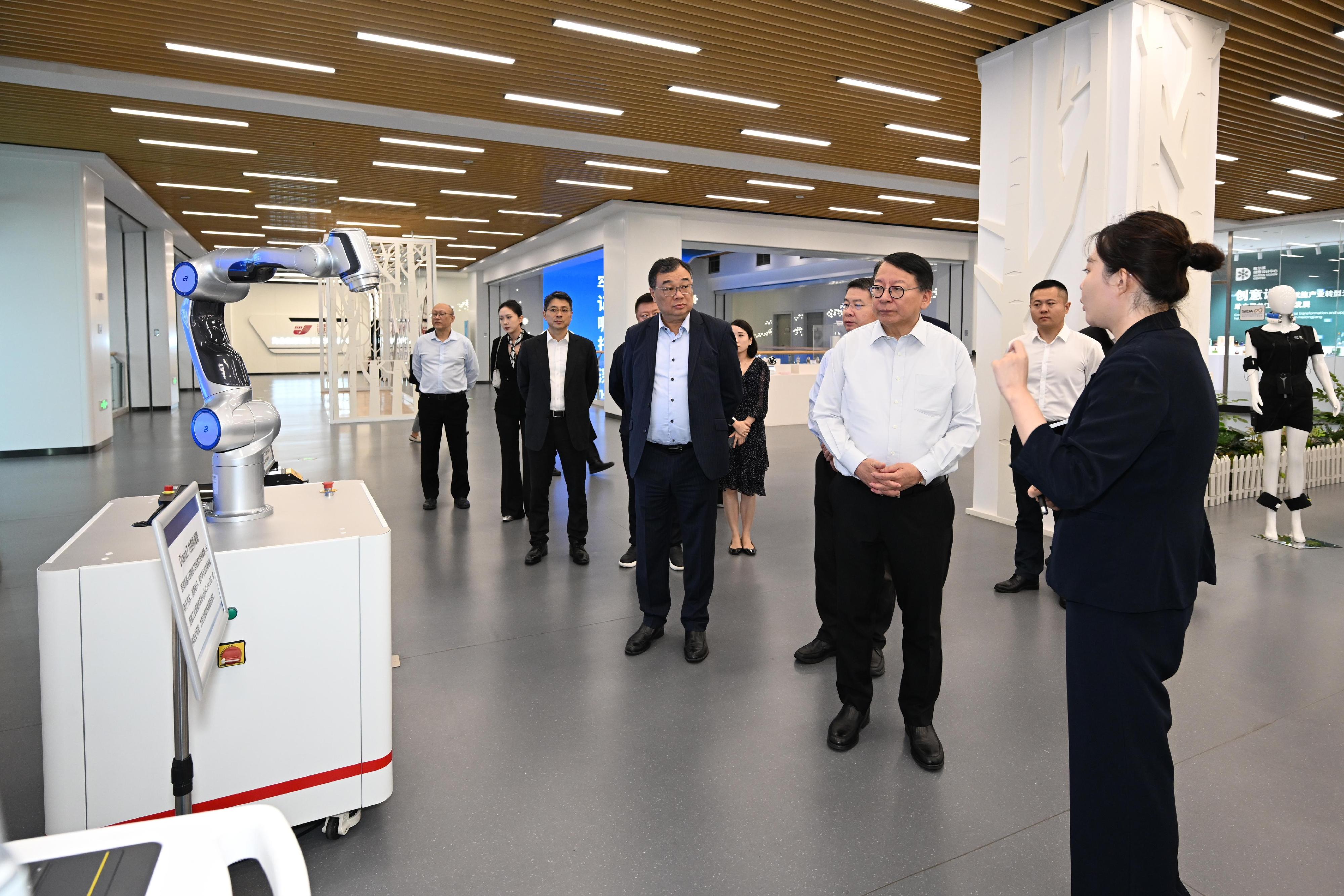 The Chief Secretary for Administration, Mr Chan Kwok-ki, continued his visit to Harbin today (September 1). Photo shows Mr Chan (third right) visiting the Shenzhen (Harbin) Industrial Park to learn about the latest local developments in digital economy, high-end equipment manufacturing, bioeconomy and new materials industry.