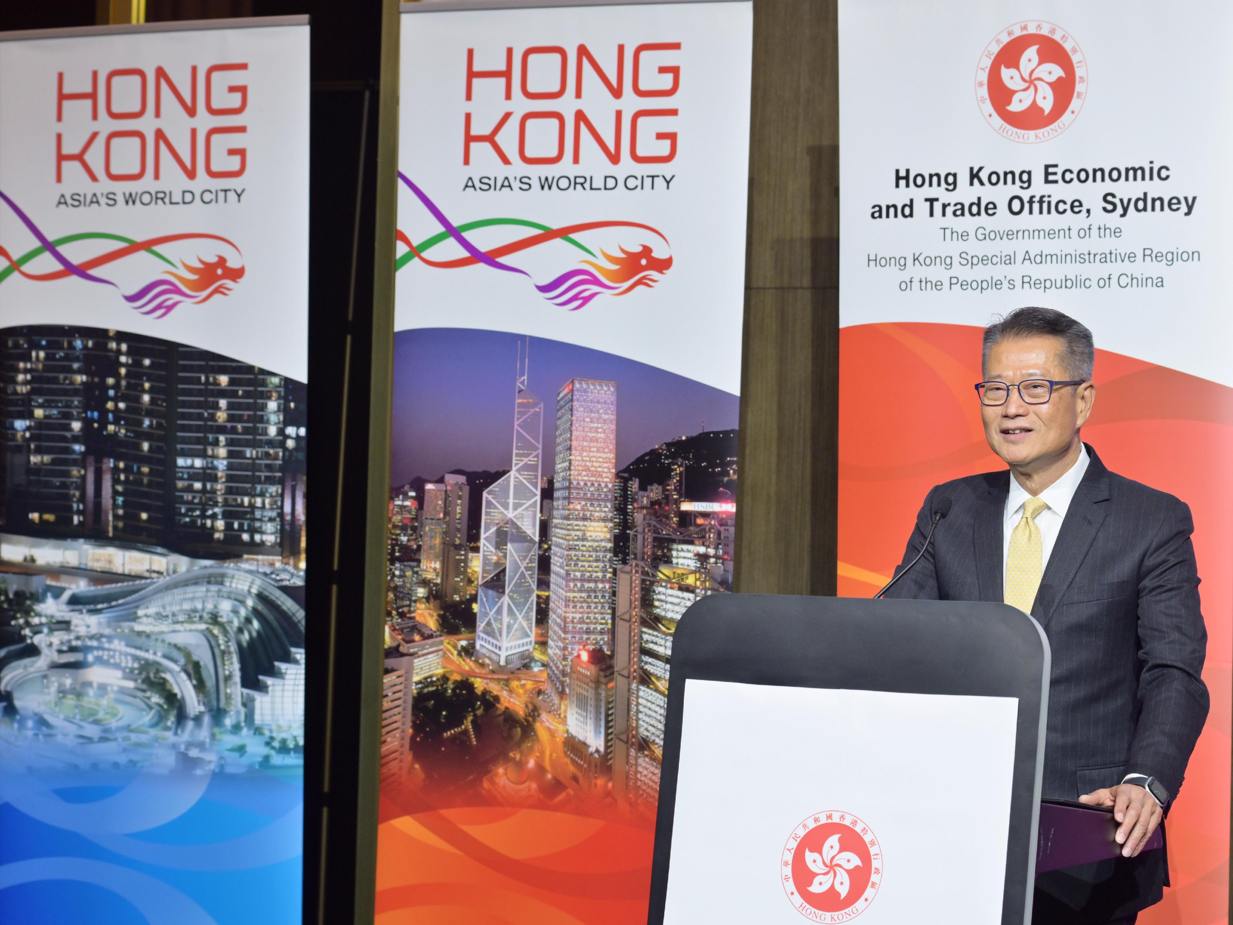 The Financial Secretary, Mr Paul Chan, attended a business luncheon organised by the Hong Kong Economic and Trade Office, Sydney, today (September 2, Melbourne time) in Melbourne, Australia, to promote Hong Kong's advantages. Photo shows Mr Chan delivering a speech at the luncheon.