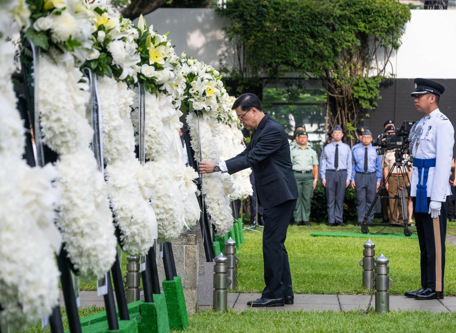 The Chief Executive, Mr John Lee, attends a ceremony to commemorate the Victory Day of the Chinese People's War of Resistance Against Japanese Aggression at the Hong Kong City Hall Memorial Garden this morning (September 3).