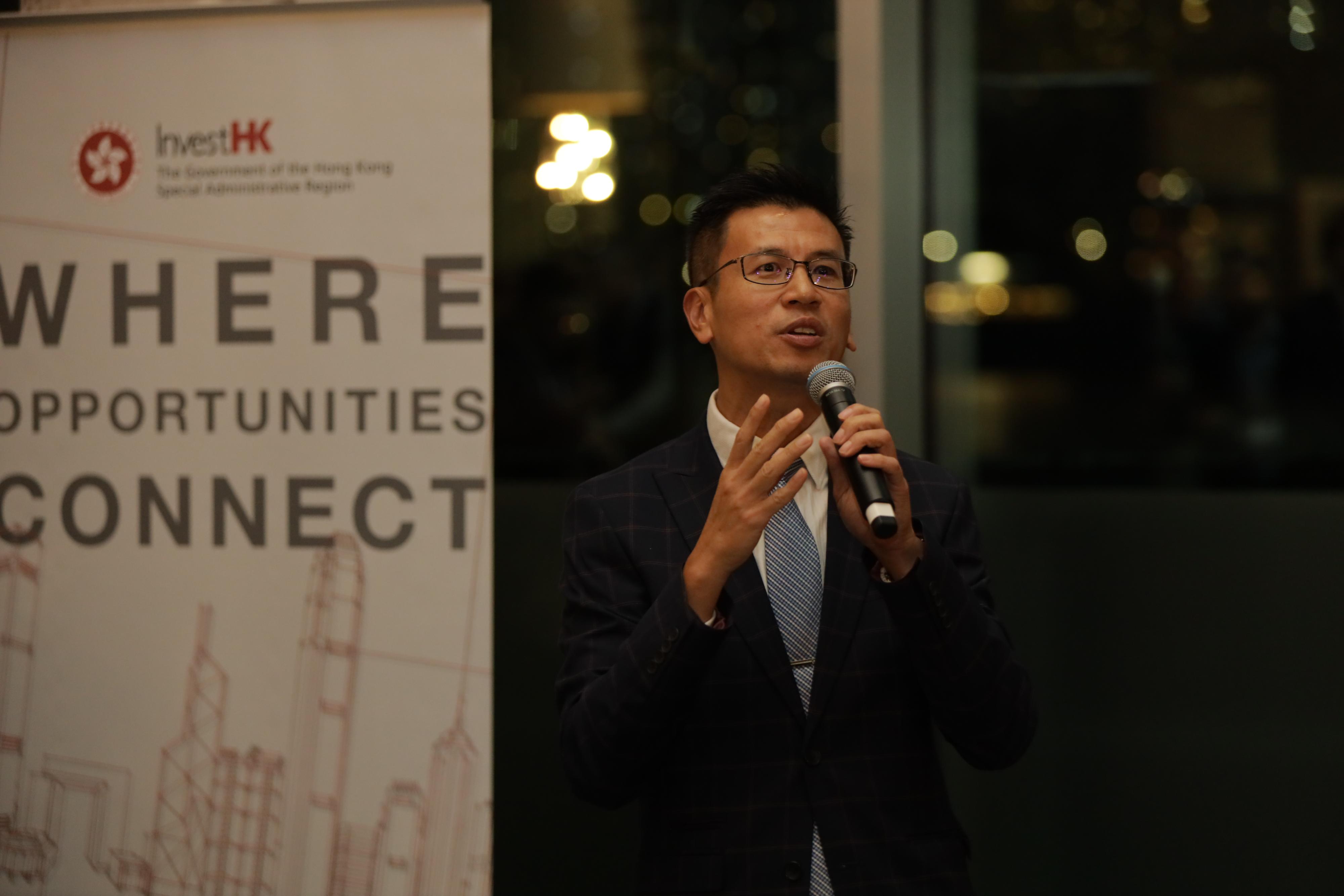 The Hong Kong Economic and Trade Office, London (London ETO) and Invest Hong Kong sponsored the pre-show VIP reception of PropTech Connect 2024 in London, the United Kingdom on September 3 (London time), to promote business opportunities in Hong Kong. Photo shows the Director-General of London ETO, Mr Gilford Law, delivering the welcome speech at the reception.