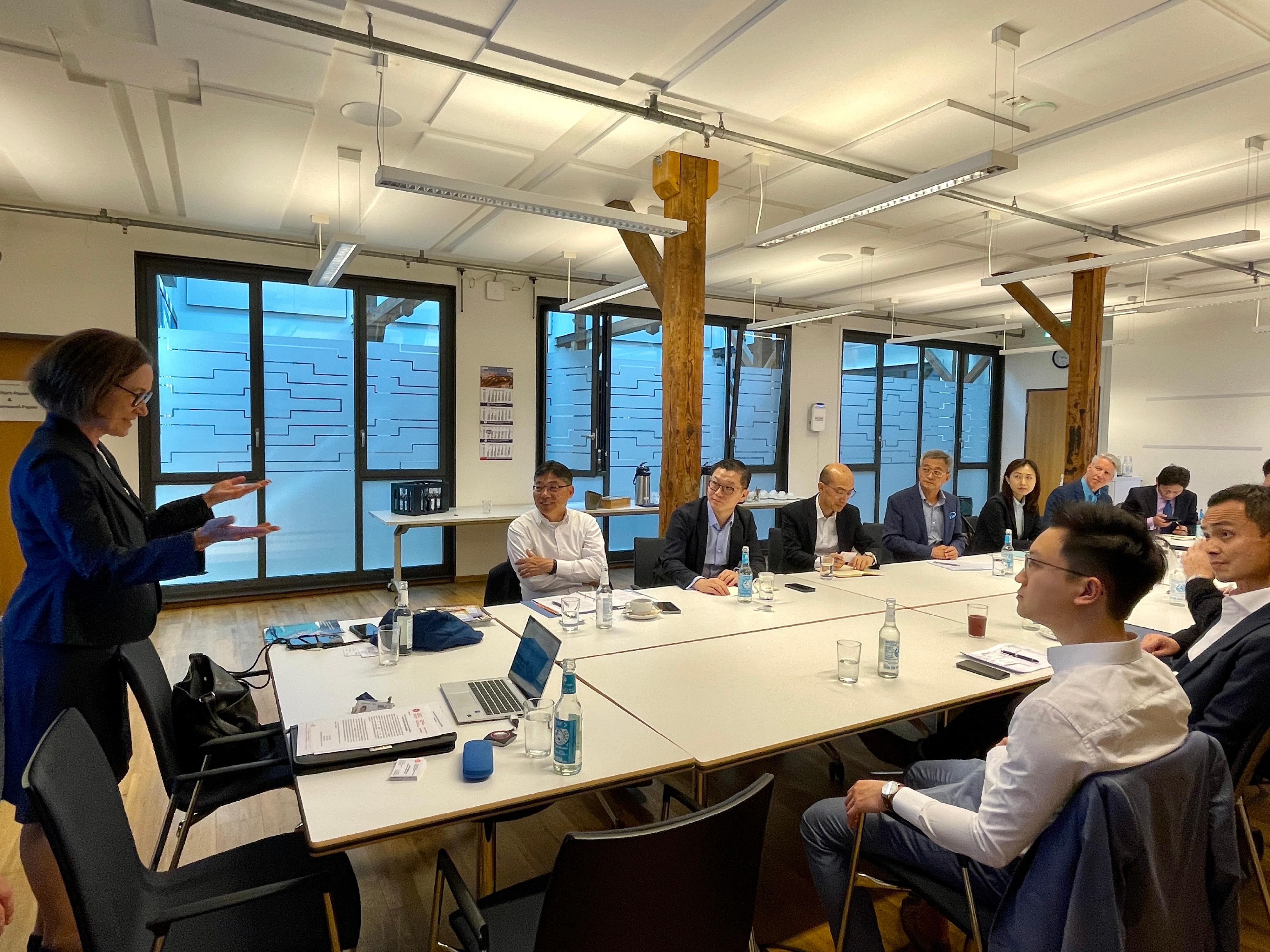 The Secretary for Transport and Logistics, Mr Lam Sai-hung, who is also the Chairman of the Hong Kong Maritime and Port Board (HKMPB), led a delegation of HKMPB members to Hamburg, Germany. Photo shows Mr Lam (second left) meeting with representatives of the Hamburg Port Authority on September 2 (Hamburg time) to exchange views on maritime and logistics-related issues.

