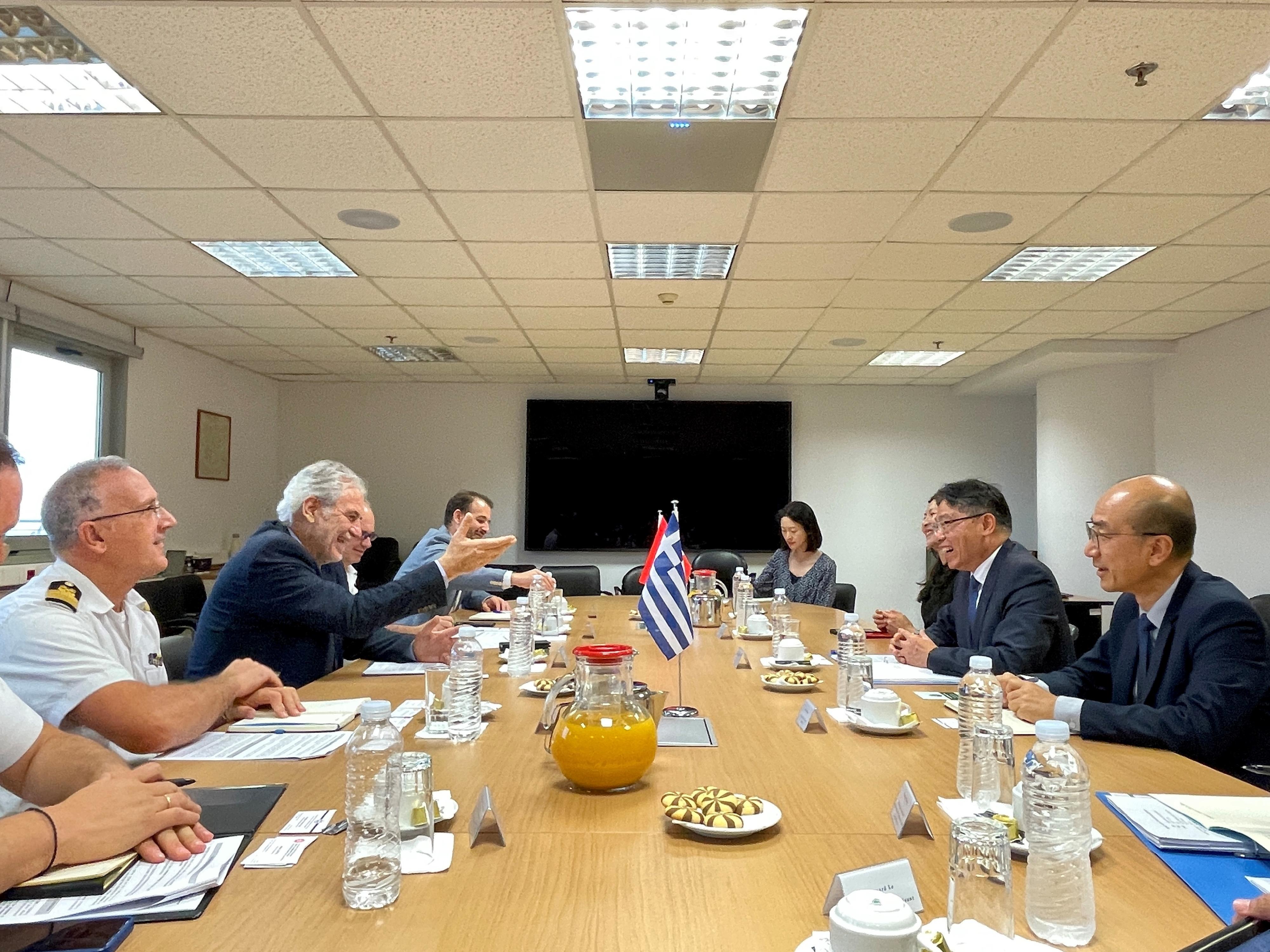 The Secretary for Transport and Logistics and Chairman of the Hong Kong Maritime and Port Board (HKMPB), Mr Lam Sai-hung, continued his visit to Athens, Greece, yesterday (September 5, Athens time) with a delegation of HKMPB members. Photo shows Mr Lam (second right) meeting with the Minister of Maritime Affairs and Insular Policy of Greece, Mr Christos Stylianides (second left), whereas both sides agreed to further explore concrete co-operation opportunities. Also present was Deputy Director of Marine Mr Shi Qiang (first right).
