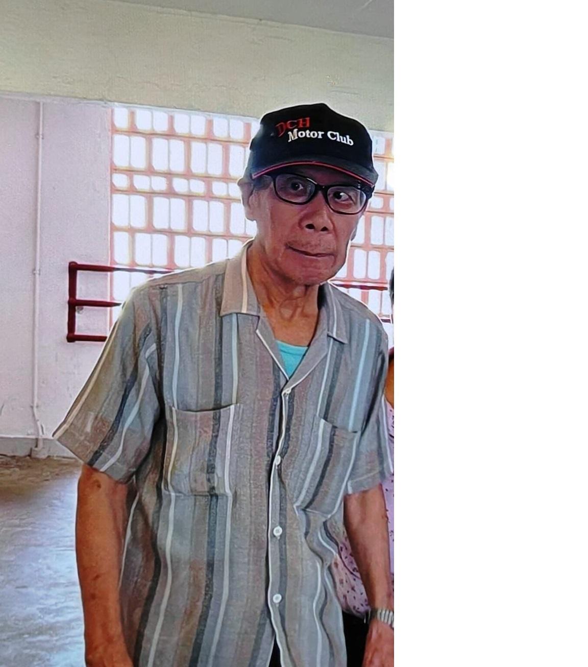 Chan Siu-por, aged 86, is about 1.6 metres tall, 54 kilograms in weight and of thin build. He has a pointed face with yellow complexion and short grey and white hair. He was last seen wearing a pair of black-rimmed glasses, a black cap, a blue striped shirt, blue trousers, yellow and black sport shoes, and carrying a green bag.