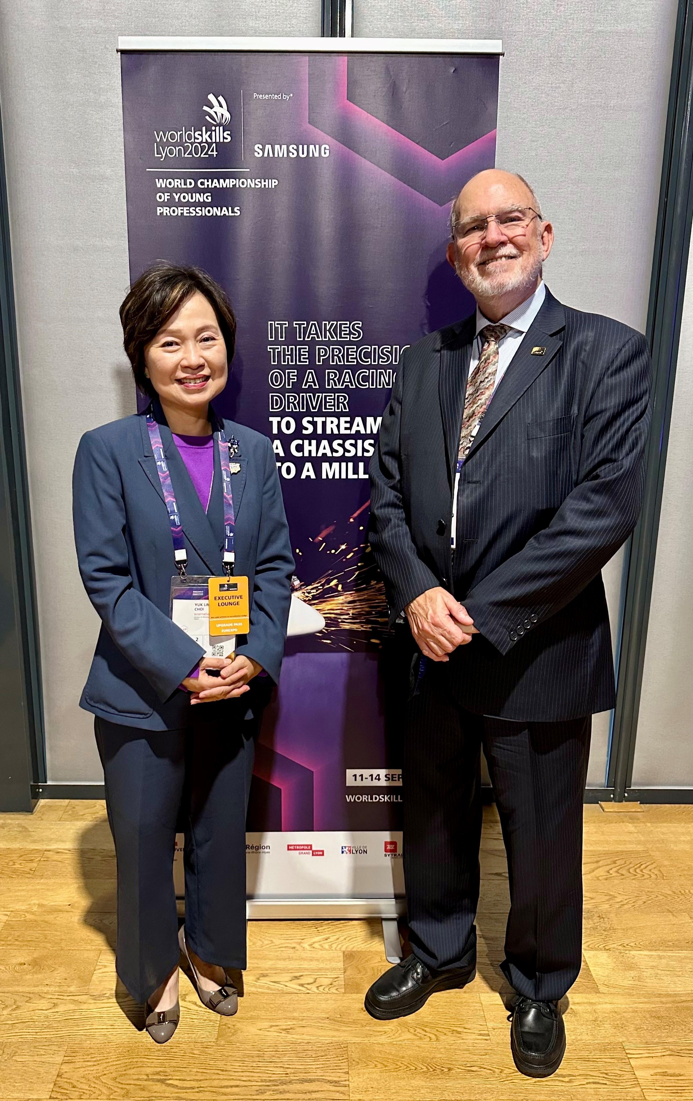 The Secretary for Education, Dr Choi Yuk-lin, attended the WorldSkills Conference in Lyon, France, on September 11 (France time). Photo shows Dr Choi (left) with the President and Chair of the WorldSkills Board, Mr Chris Humphries (right).
 
