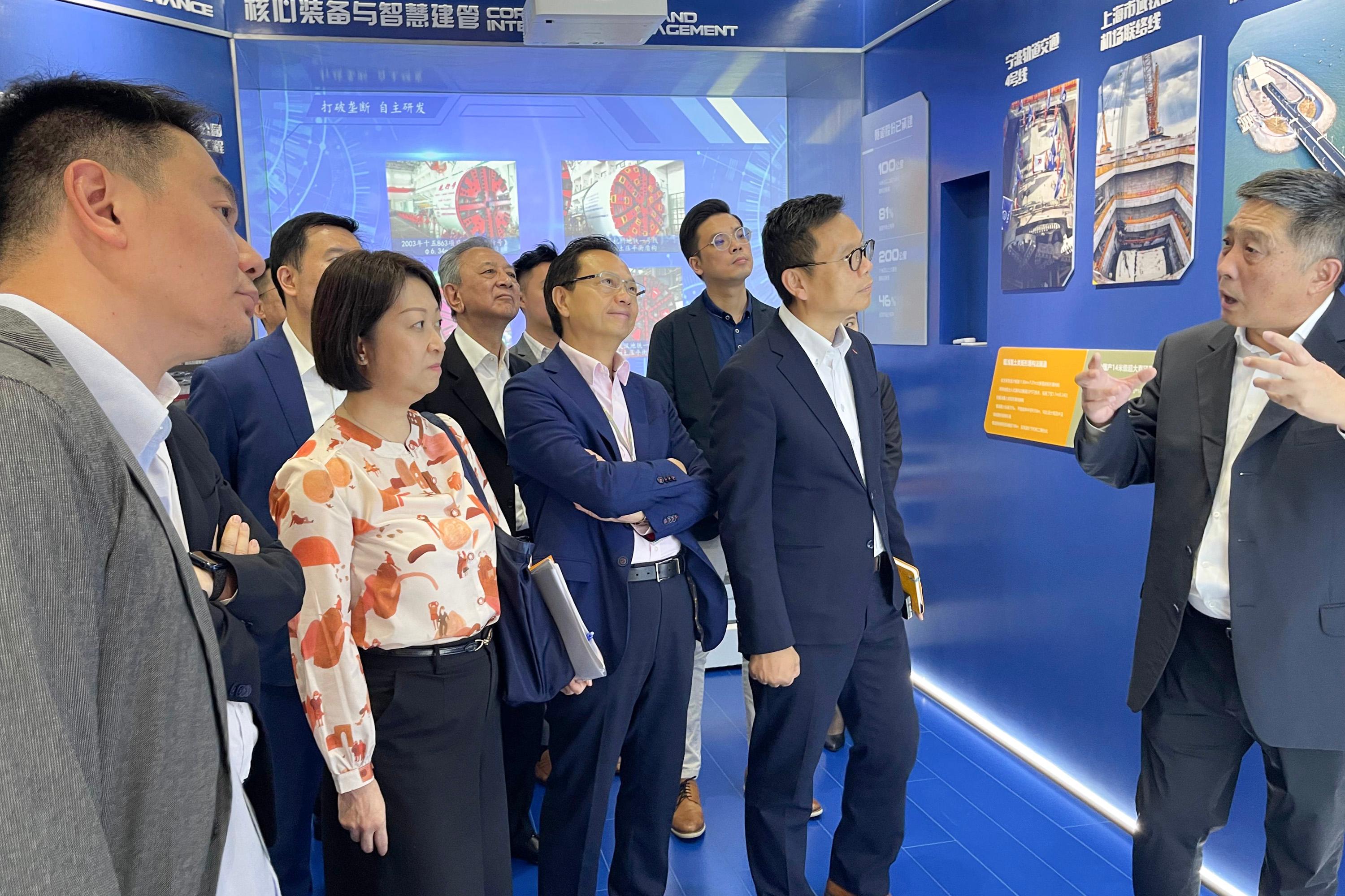 The delegation of the Legislative (LegCo) Council Panel on Transport continued its duty visit in Shanghai today (September 12). Photo show the Chairman of the Panel on Transport, Dr Chan Han-pan (second right), other LegCo Members and Government officials visiting Shanghai Tunnel Engineering Company Limited.