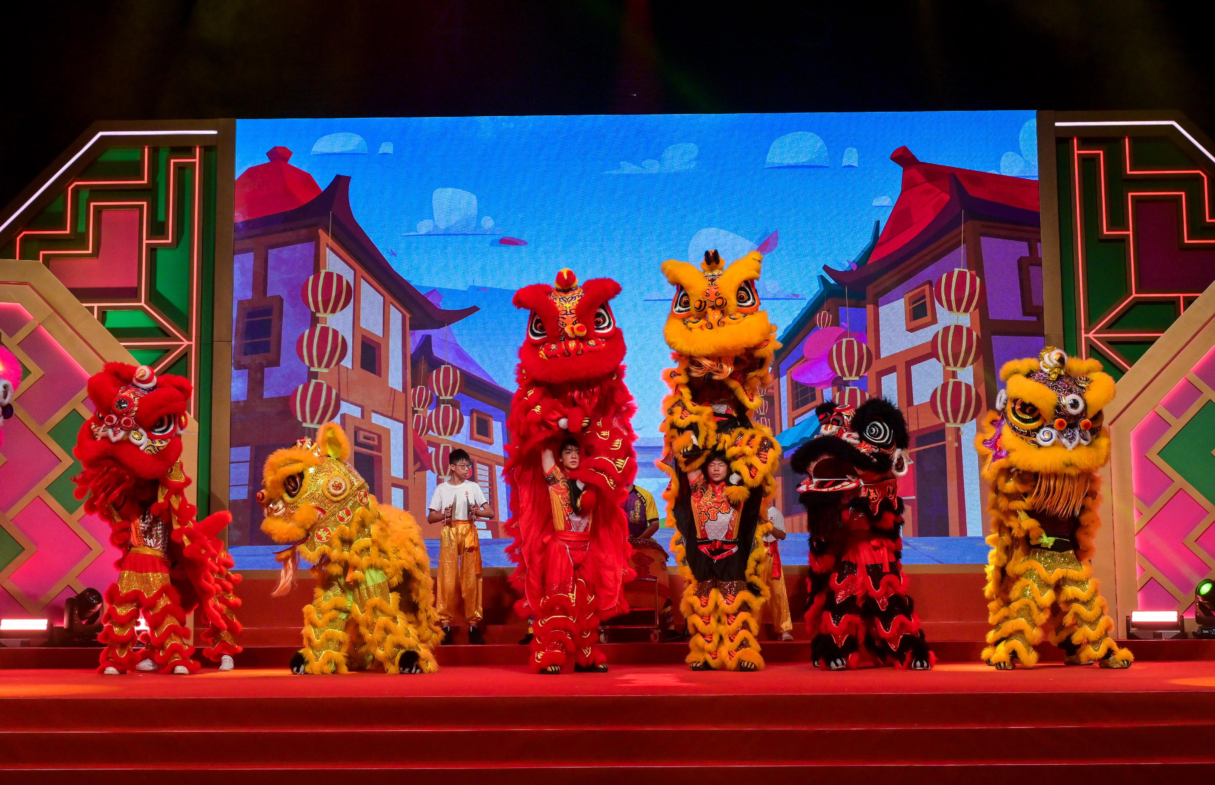 The Education Bureau today (September 24) held the "Love Our Home, Treasure Our Country" – Celebration of the 75th Anniversary of the Founding of the People's Republic of China and Joint School National Education Activities Kick-off Ceremony. Photo shows students performing a lion dance at the ceremony.